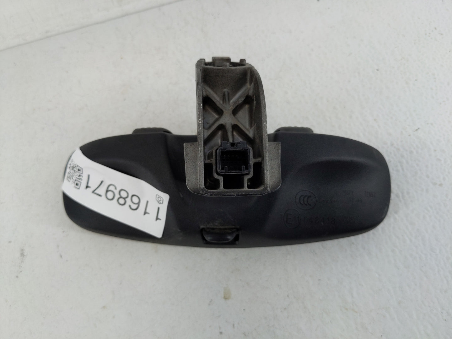2017 Fiat 500 Interior Rear View Mirror Replacement OEM P/N:E11048418 Fits OEM Used Auto Parts - Oemusedautoparts1.com