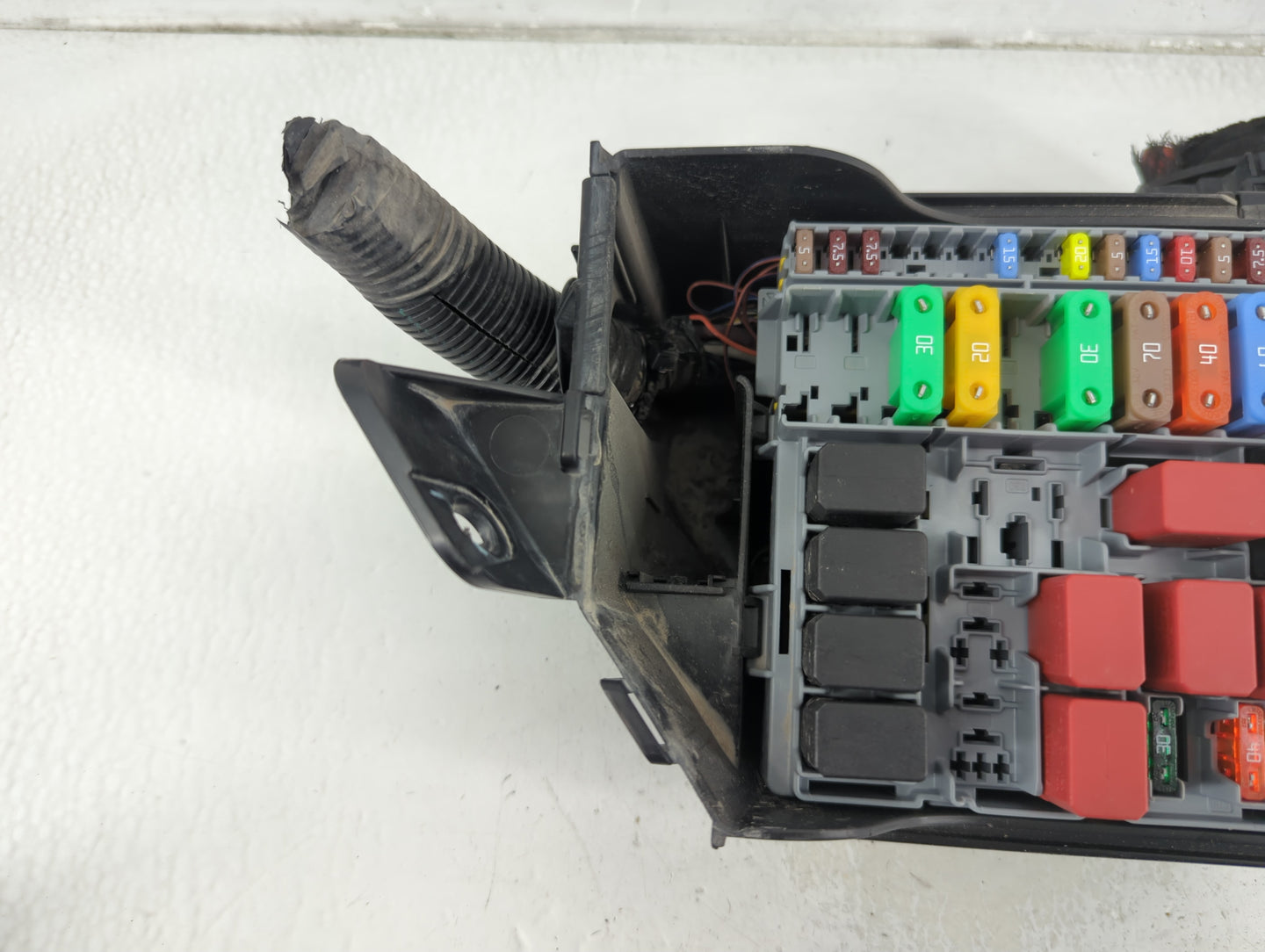 2012-2017 Fiat 500 Fusebox Fuse Box Panel Relay Module P/N:53100999 Fits Fits 2012 2013 2014 2015 2016 2017 OEM Used Auto Pa