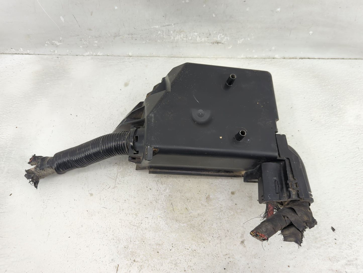 2013-2017 Fiat 500 Fusebox Fuse Box Panel Relay Module P/N:53100999 Fits Fits 2013 2014 2015 2016 2017 OEM Used Auto Parts -