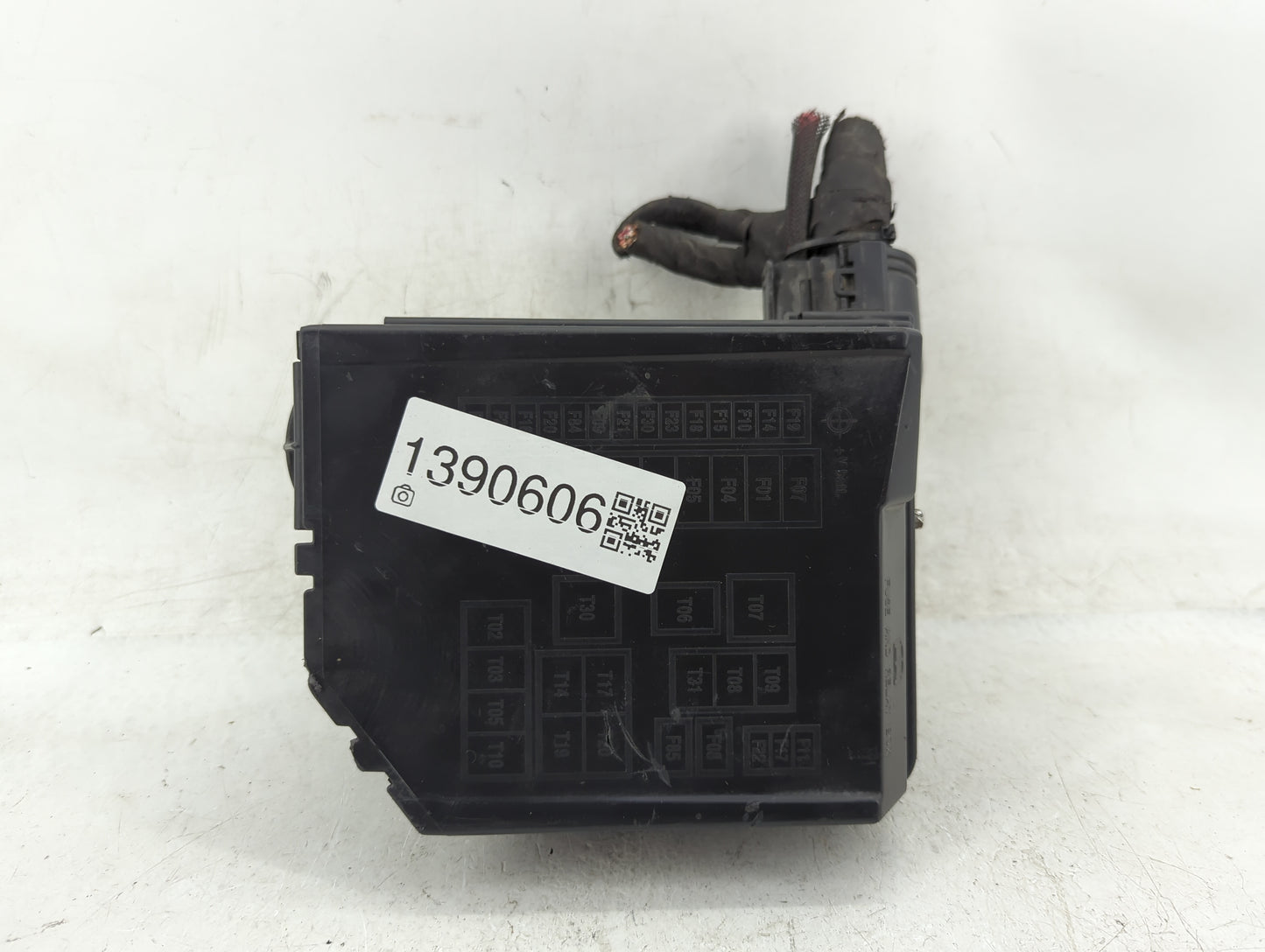 2013-2017 Fiat 500 Fusebox Fuse Box Panel Relay Module P/N:53100999 Fits Fits 2013 2014 2015 2016 2017 OEM Used Auto Parts -