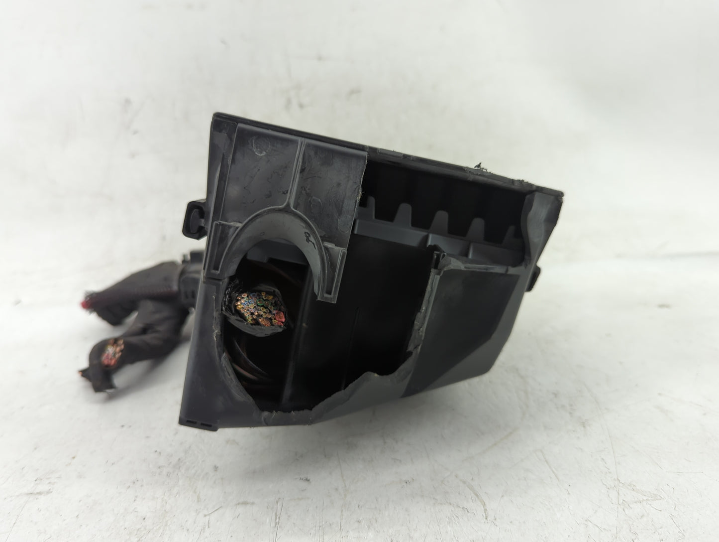 2013-2017 Fiat 500 Fusebox Fuse Box Panel Relay Module P/N:53100999 Fits Fits 2013 2014 2015 2016 2017 OEM Used Auto Parts -