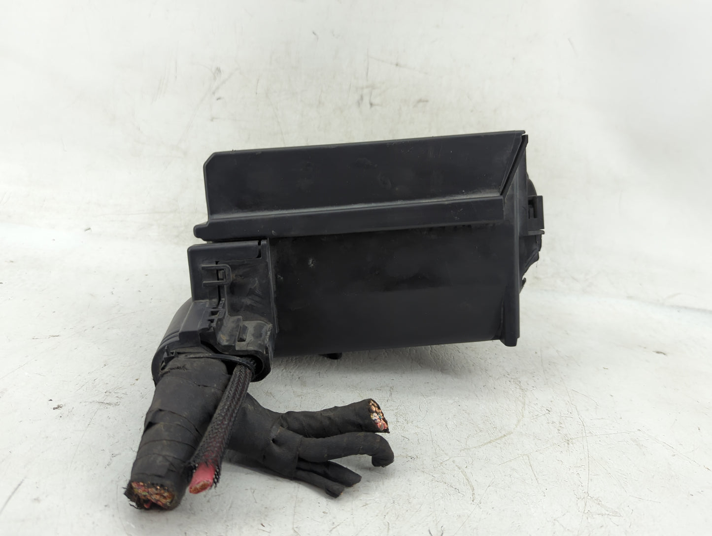 2013-2017 Fiat 500 Fusebox Fuse Box Panel Relay Module P/N:53100999 Fits Fits 2013 2014 2015 2016 2017 OEM Used Auto Parts -