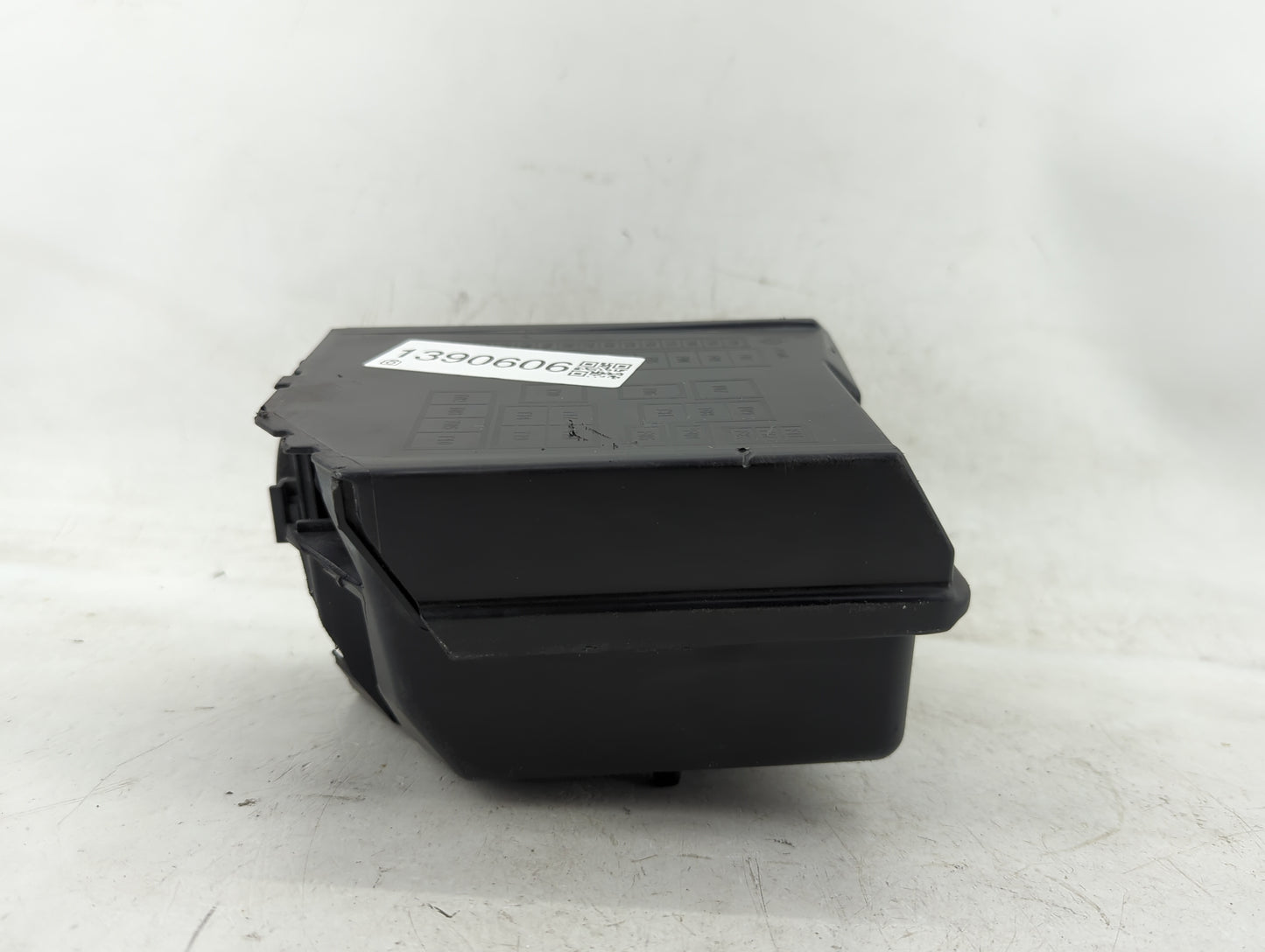 2013-2017 Fiat 500 Fusebox Fuse Box Panel Relay Module P/N:53100999 Fits Fits 2013 2014 2015 2016 2017 OEM Used Auto Parts -