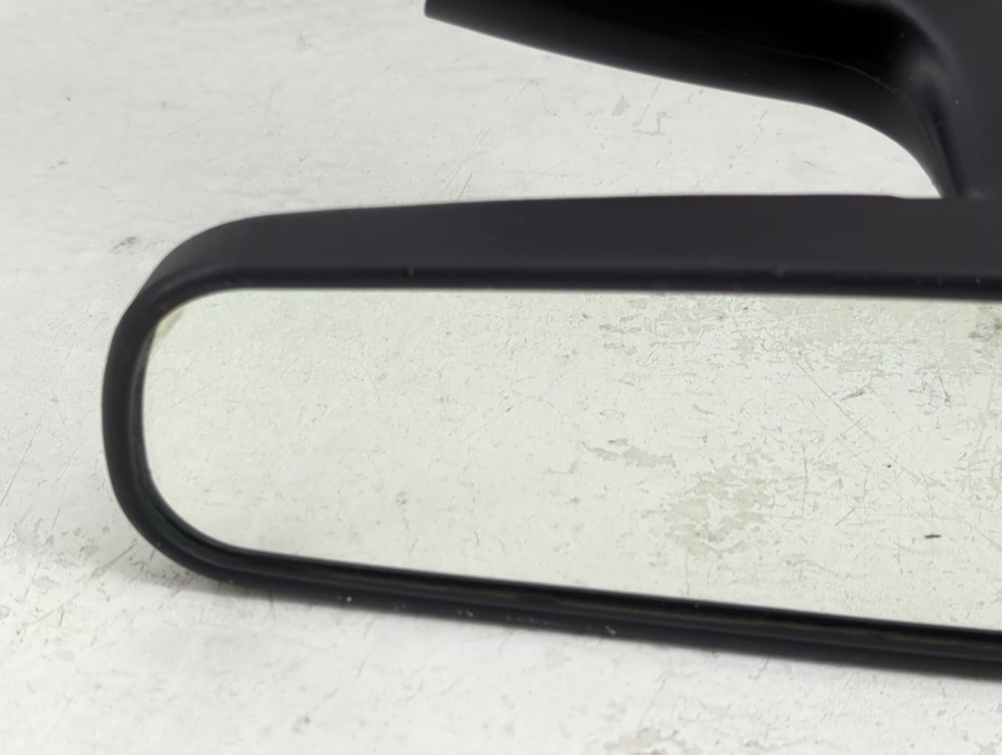 2017 Fiat 500 Interior Rear View Mirror Replacement OEM P/N:E11025617 E11015617, E11045617 Fits OEM Used Auto Parts - Oemuse