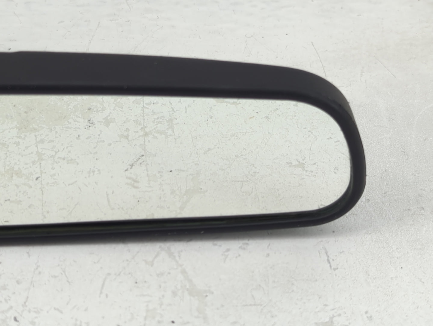 2017 Fiat 500 Interior Rear View Mirror Replacement OEM P/N:E11025617 E11015617, E11045617 Fits OEM Used Auto Parts - Oemuse