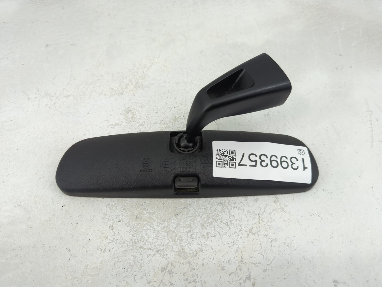 2017 Fiat 500 Interior Rear View Mirror Replacement OEM P/N:E11025617 E11015617, E11045617 Fits OEM Used Auto Parts - Oemuse
