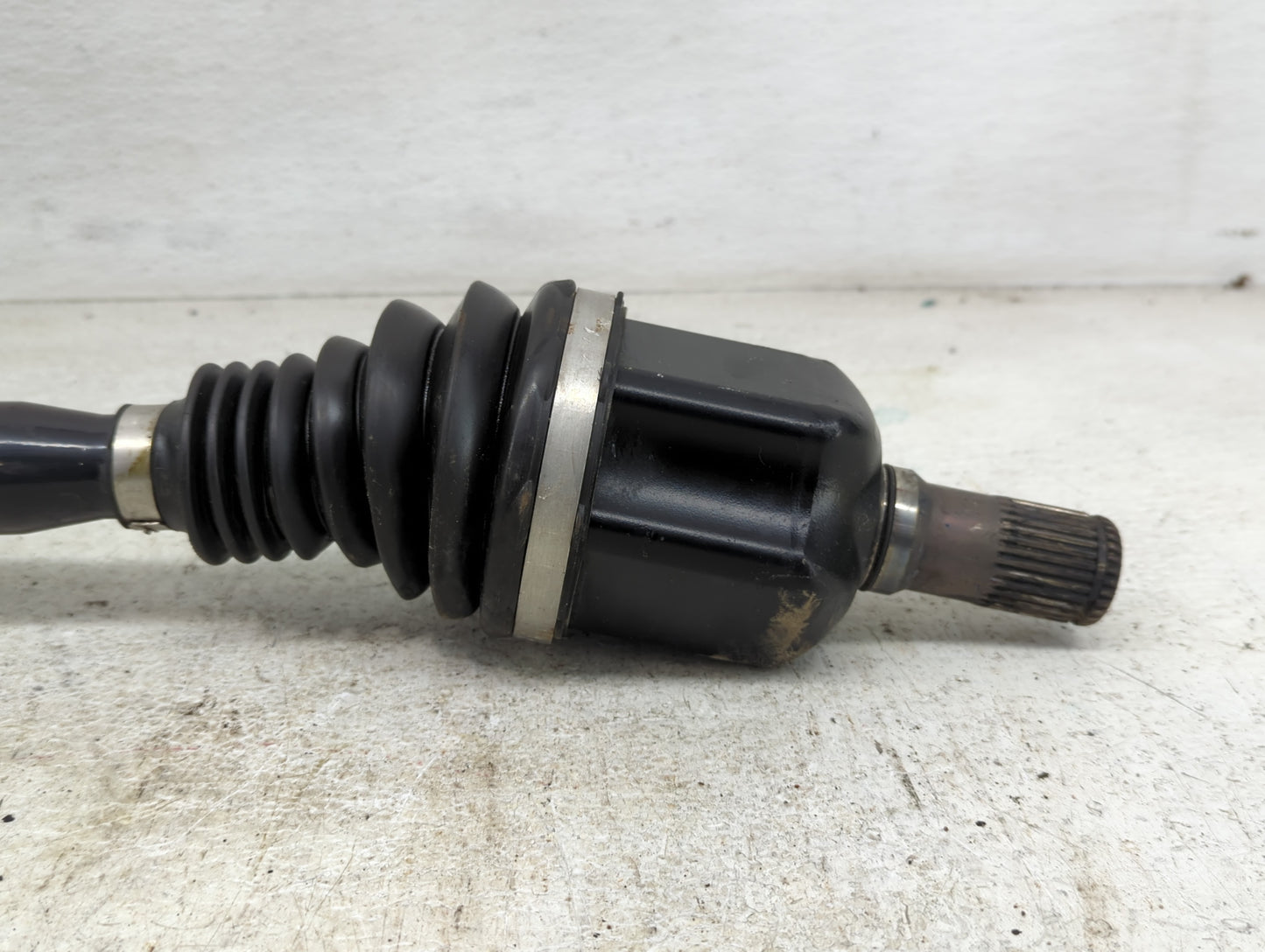 2014-2017 Fiat 500 Axle Shaft Front Driver Cv C/v - Oemusedautoparts1.com