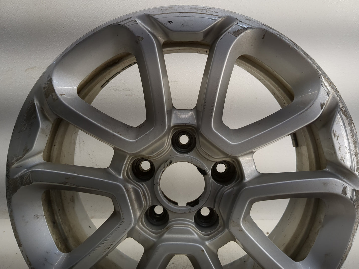 2017 Fiat 500x Oem Wheel Rim 1318310 - Oemusedautoparts1.com