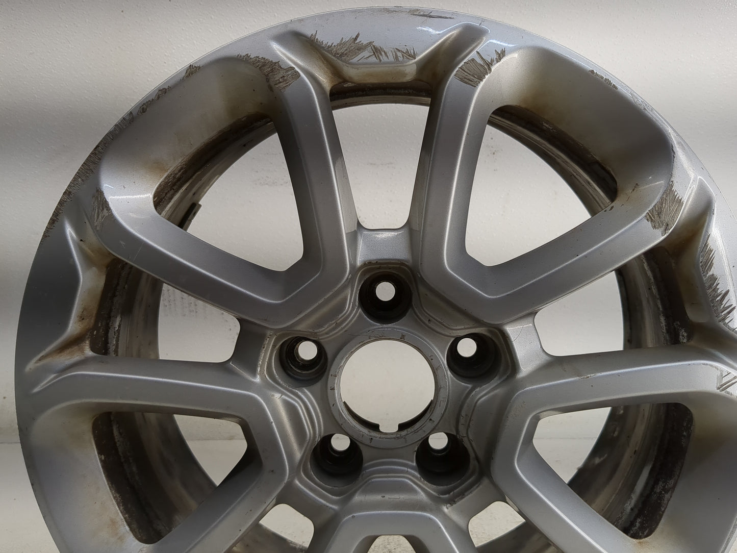 2017 Fiat 500x Oem Wheel Rim 1318314 - Oemusedautoparts1.com