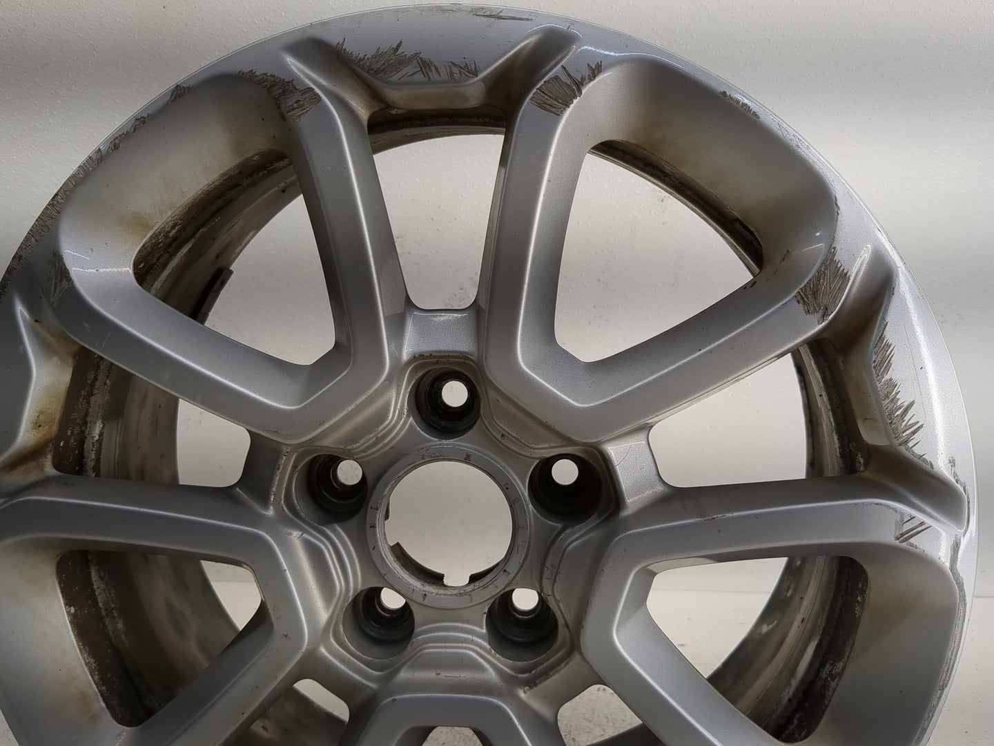 2017 Fiat 500x Oem Wheel Rim 1318314 - Oemusedautoparts1.com