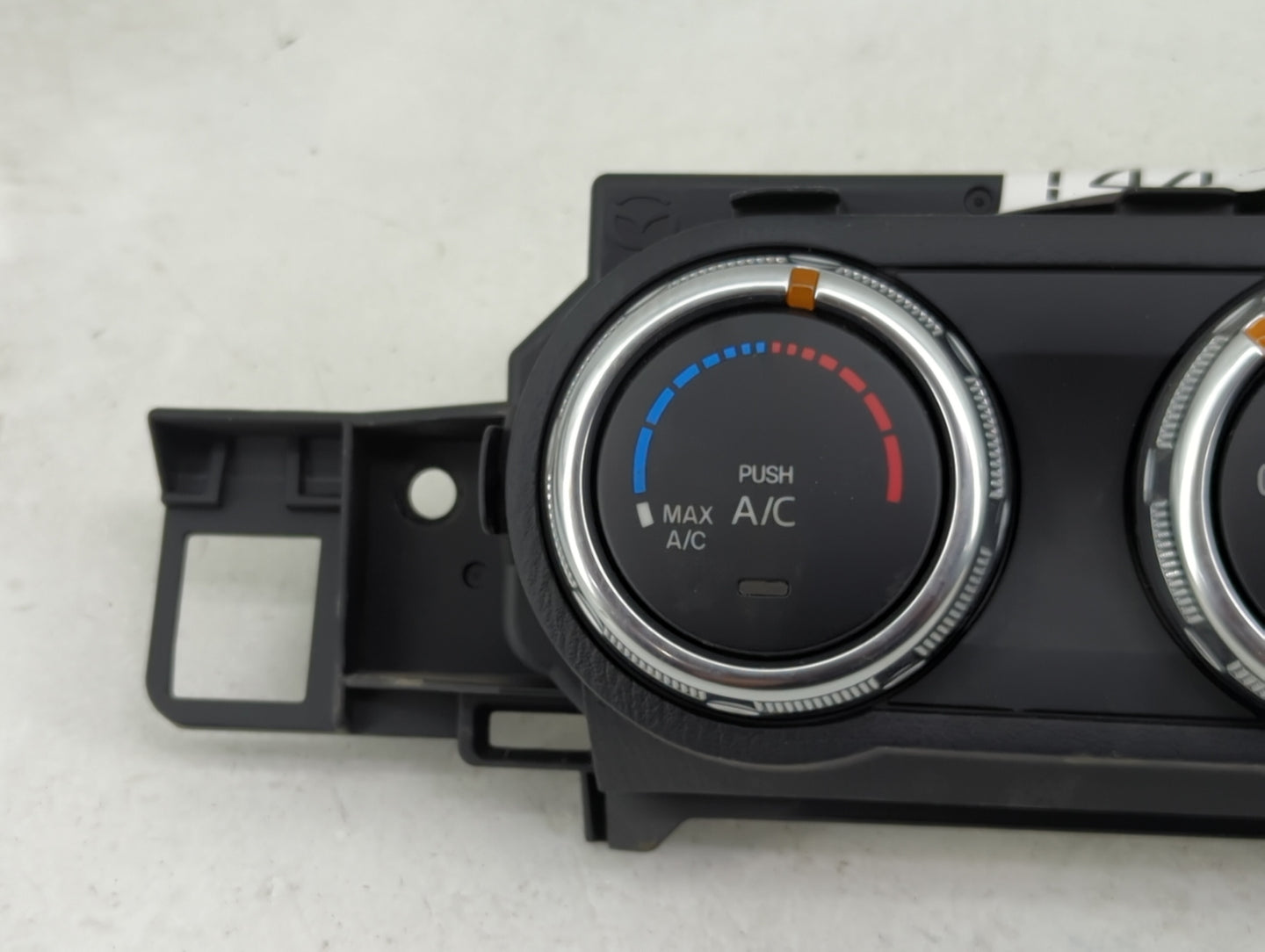 2017 Fiat-Lancia 124 Spider Climate Control Module Temperature AC/Heater Replacement P/N:NA4L61190 6D07, 6F08 Fits OEM Used 