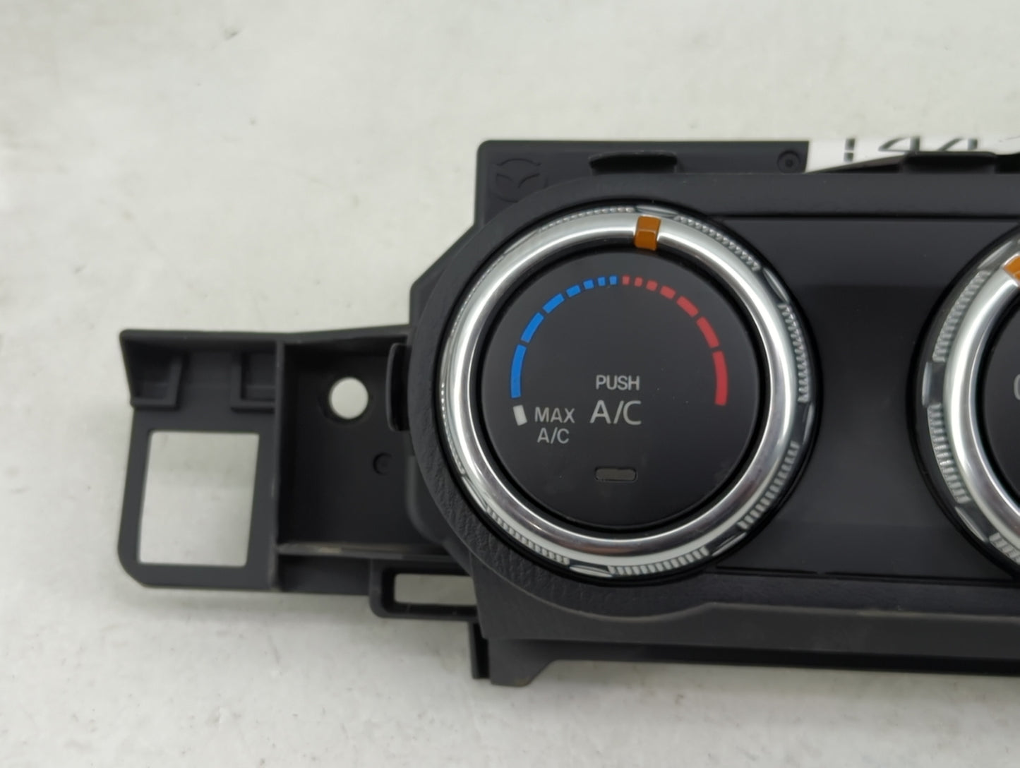 2017 Fiat-Lancia 124 Spider Climate Control Module Temperature AC/Heater Replacement P/N:NA4L61190 6D07, 6F08 Fits OEM Used 