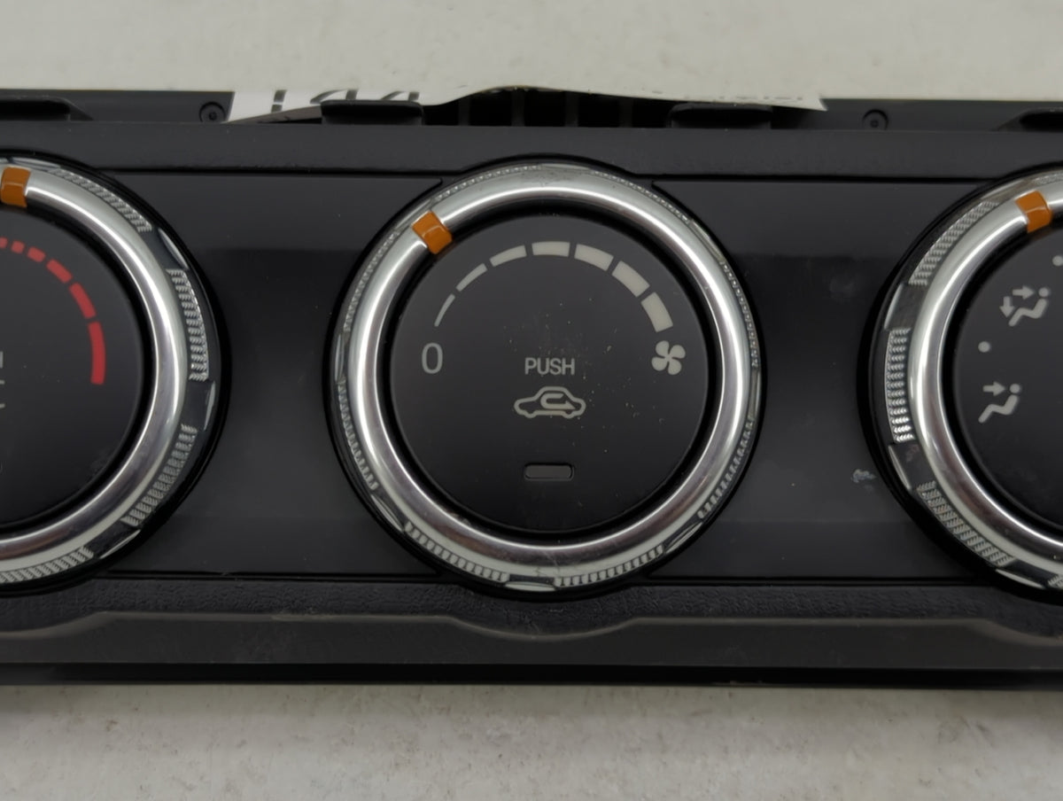 2017 Fiat-Lancia 124 Spider Climate Control Module Temperature AC/Heater Replacement P/N:NA4L61190 6D07, 6F08 Fits OEM Used 