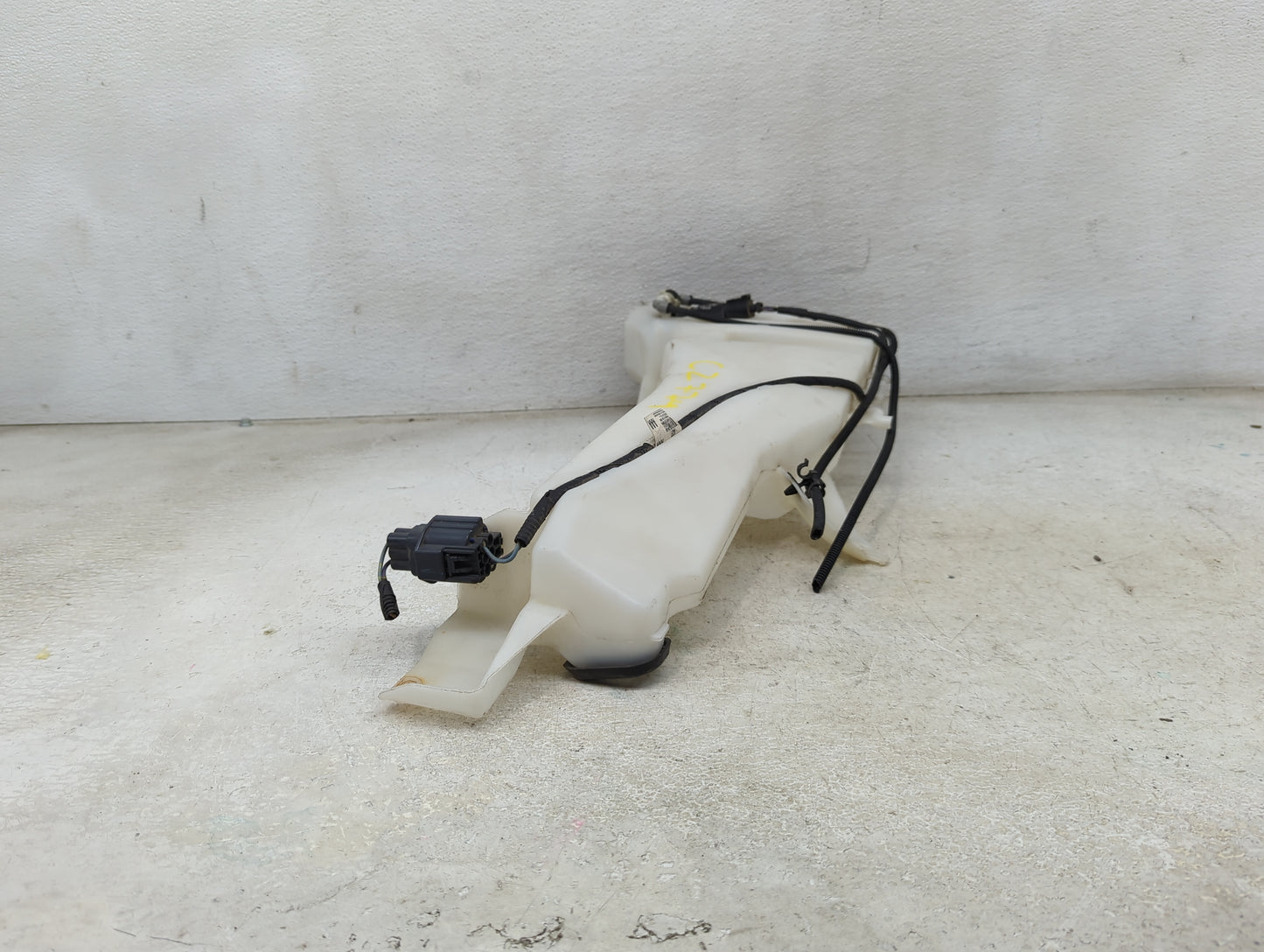 2017-2017 Ford C-max Windshield Washer Fluid Reservoir Bottle Oem - Oemusedautoparts1.com