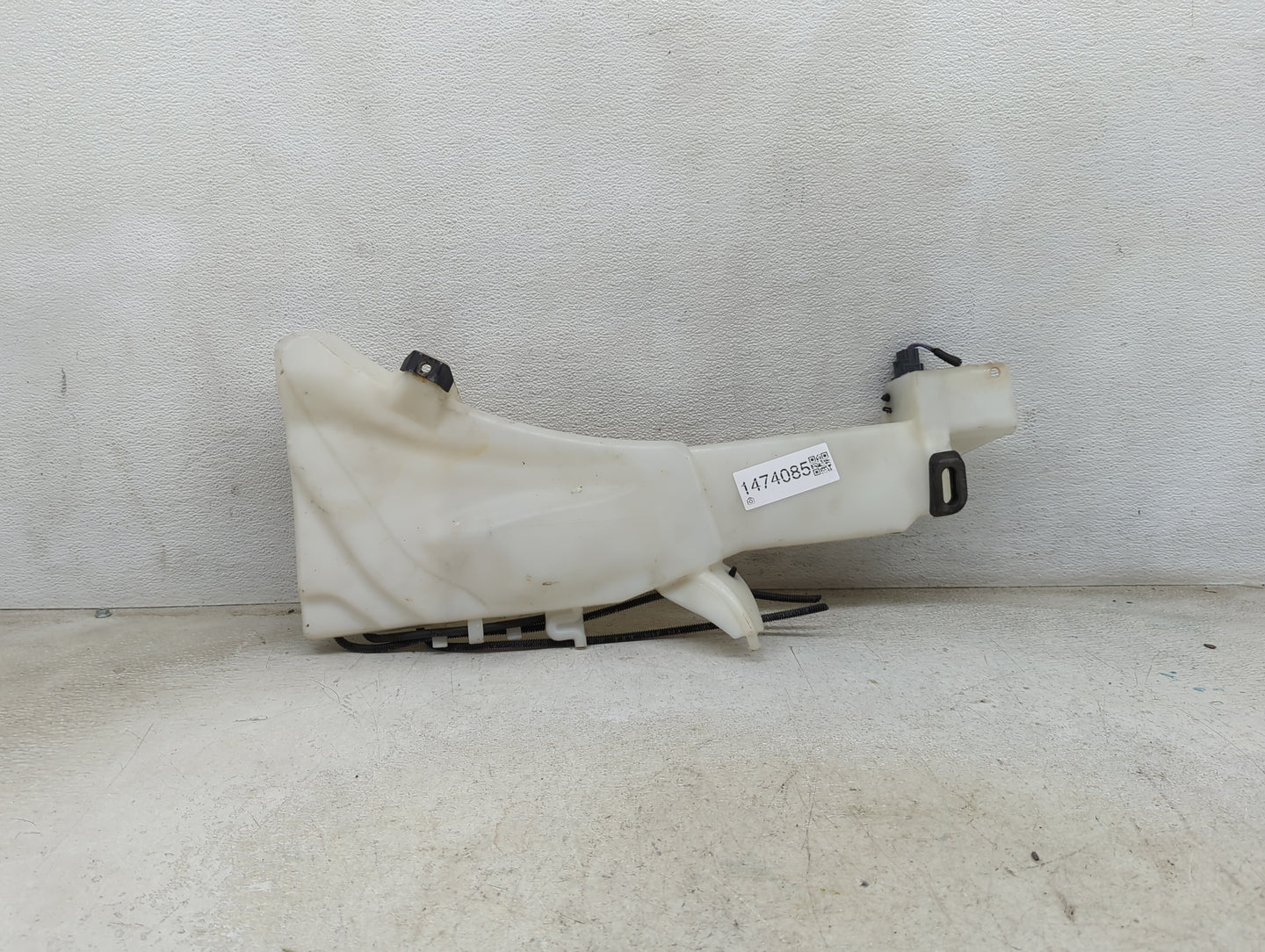 2017-2017 Ford C-max Windshield Washer Fluid Reservoir Bottle Oem - Oemusedautoparts1.com
