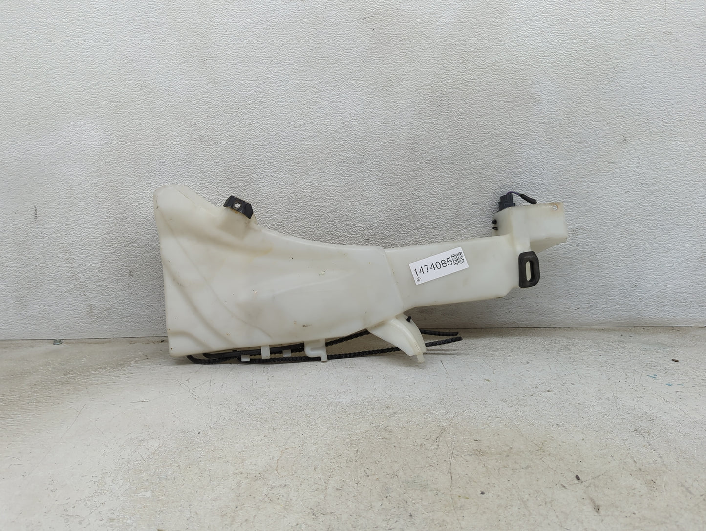 2017-2017 Ford C-max Windshield Washer Fluid Reservoir Bottle Oem - Oemusedautoparts1.com
