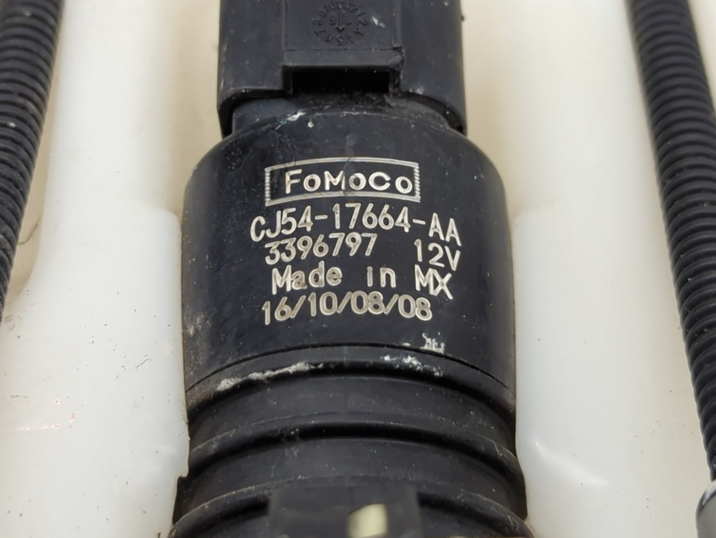 2017-2017 Ford C-max Windshield Washer Fluid Reservoir Bottle Oem - Oemusedautoparts1.com
