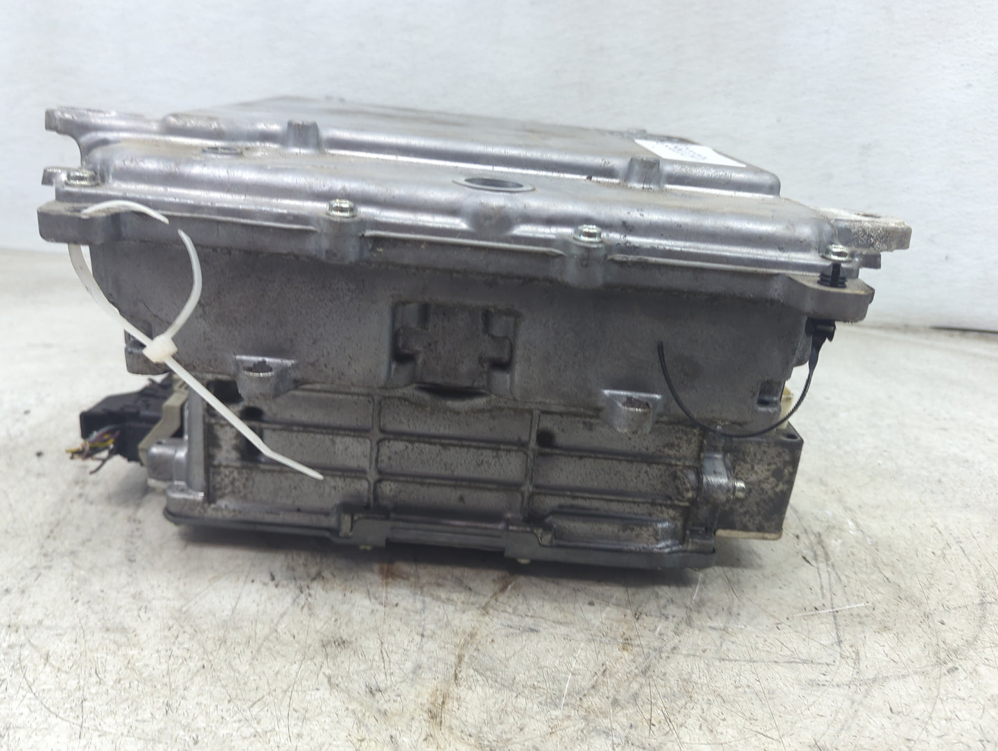 2013-2018 Ford C-Max Hybrid DC Synergy Drive Power Inverter P/N:5202P1R1:6X163391 5201P1R1:6X213371 Fits OEM Used Auto Parts