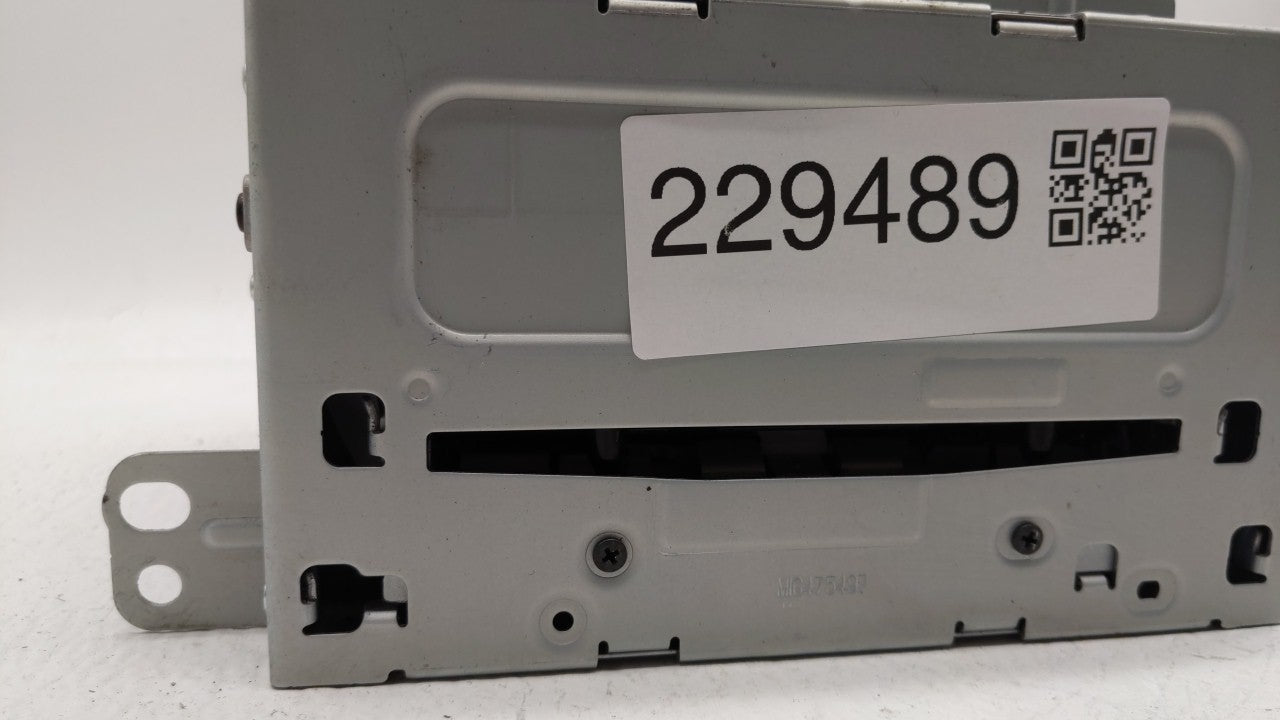 2017-2018 Ford C-Max Radio AM FM Cd Player Receiver Replacement P/N:22870782 Fits Fits 2017 2018 OEM Used Auto Parts - Oemus