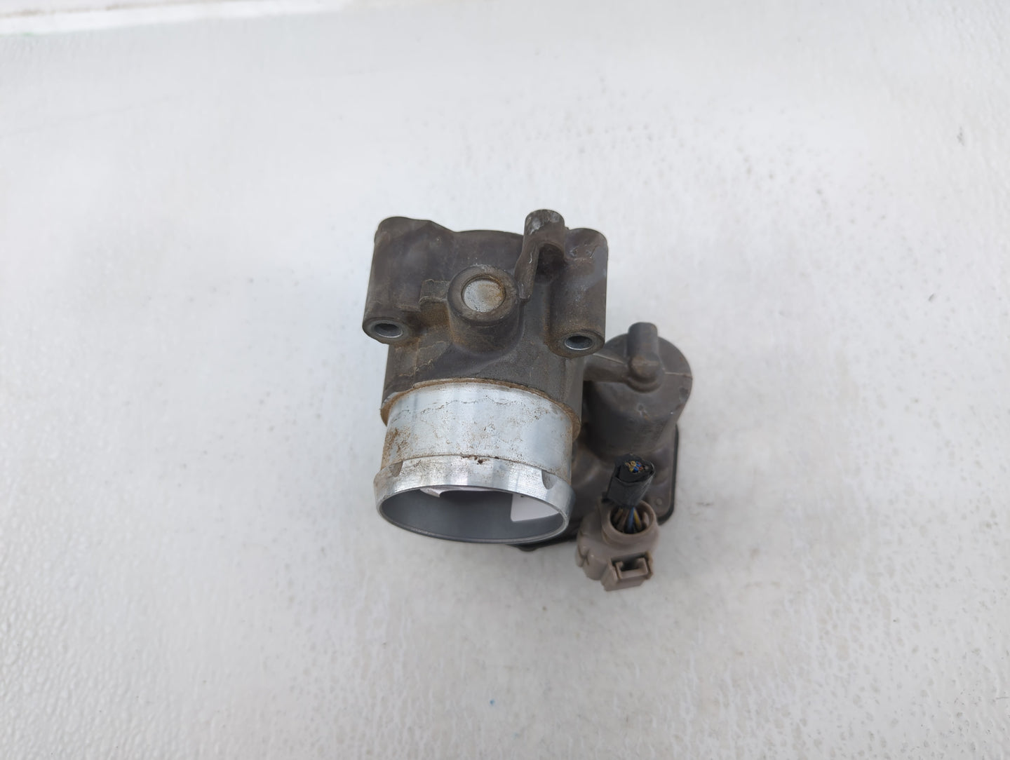 2013-2018 Ford C-Max Throttle Body P/N:CS7G-9F991-CA Fits Fits 2013 2014 2015 2016 2017 2018 2019 2020 2021 2022 OEM Used Au