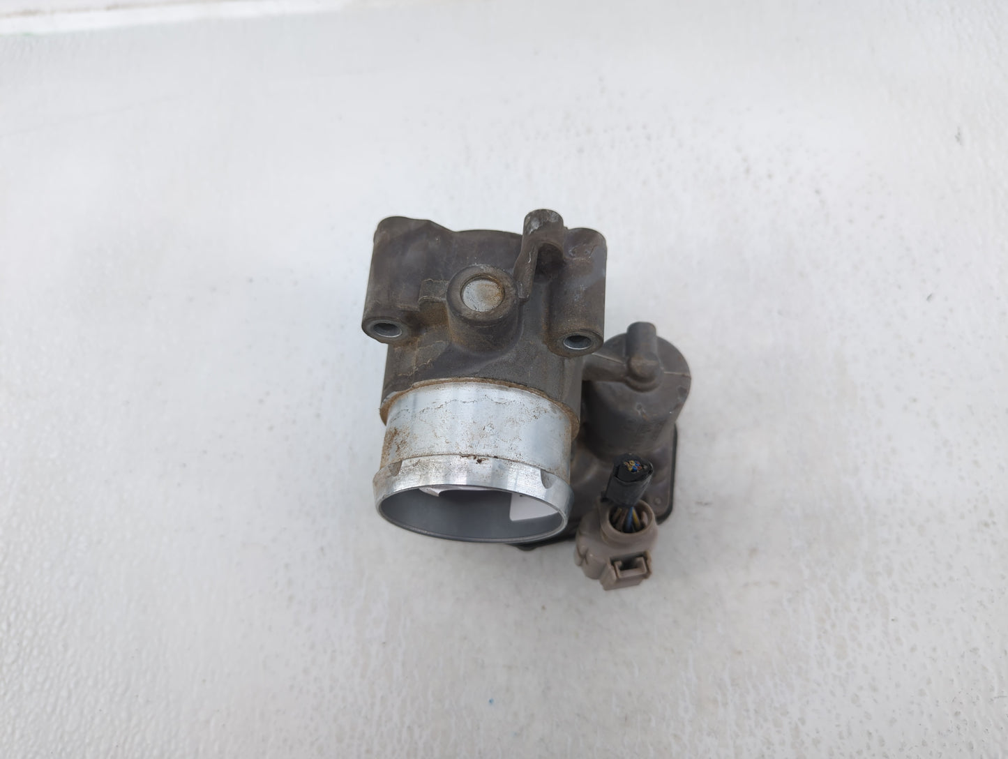 2013-2018 Ford C-Max Throttle Body P/N:CS7G-9F991-CA Fits Fits 2013 2014 2015 2016 2017 2018 2019 2020 2021 2022 OEM Used Au