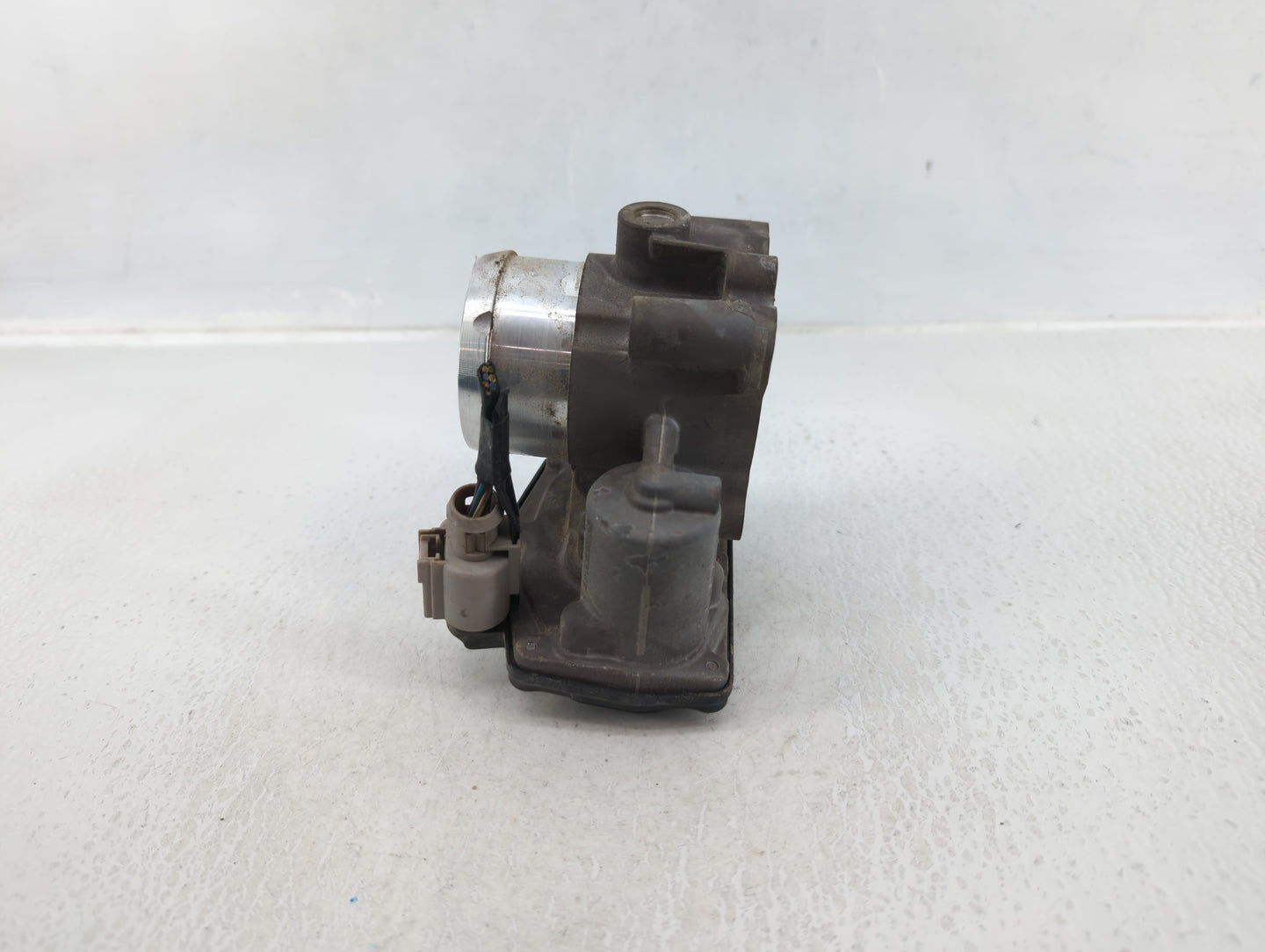 2013-2018 Ford C-Max Throttle Body P/N:CS7G-9F991-CA Fits Fits 2013 2014 2015 2016 2017 2018 2019 2020 2021 2022 OEM Used Au