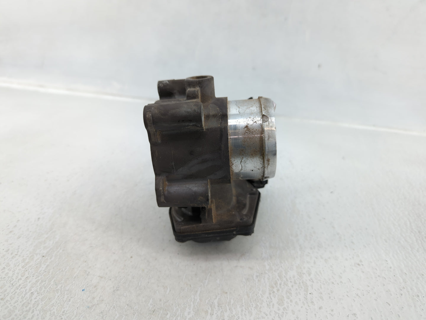 2013-2018 Ford C-Max Throttle Body P/N:CS7G-9F991-CA Fits Fits 2013 2014 2015 2016 2017 2018 2019 2020 2021 2022 OEM Used Au