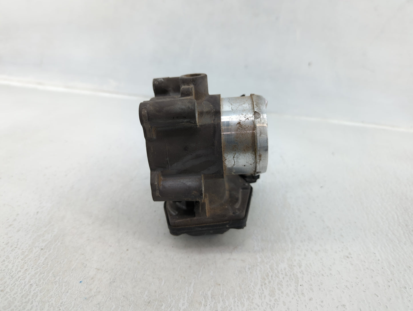 2013-2018 Ford C-Max Throttle Body P/N:CS7G-9F991-CA Fits Fits 2013 2014 2015 2016 2017 2018 2019 2020 2021 2022 OEM Used Au
