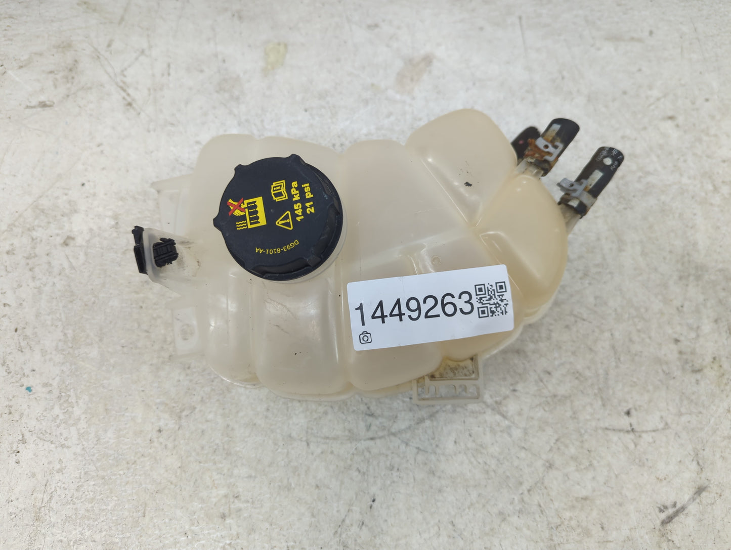 2017 Ford Continental Radiator Coolant Overflow Expansion Tank Bottle - Oemusedautoparts1.com