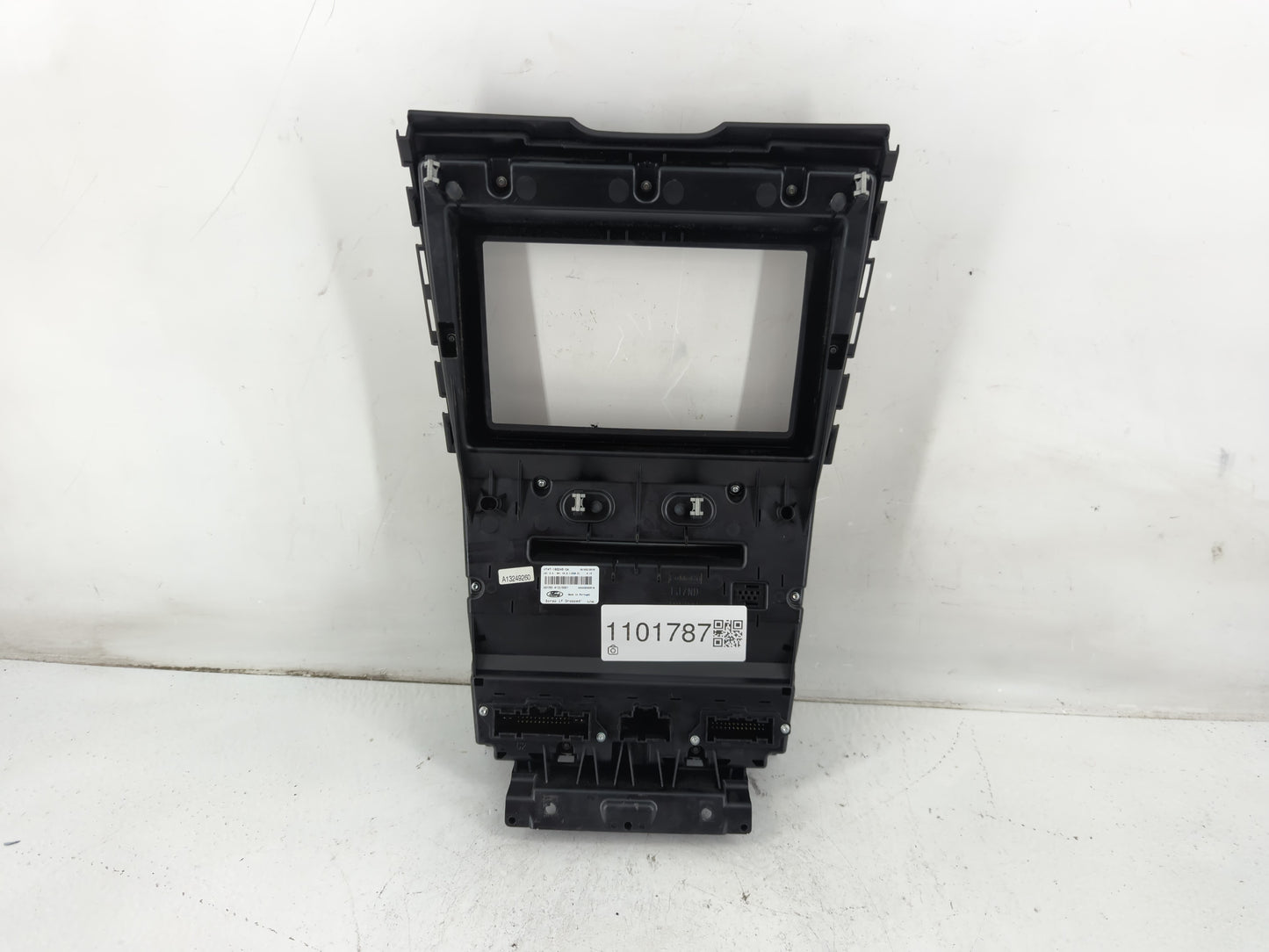 2015-2018 Ford Edge Radio AM FM Cd Player Receiver Replacement P/N:HT4T-18E245-CA Fits Fits 2015 2016 2017 2018 OEM Used Aut