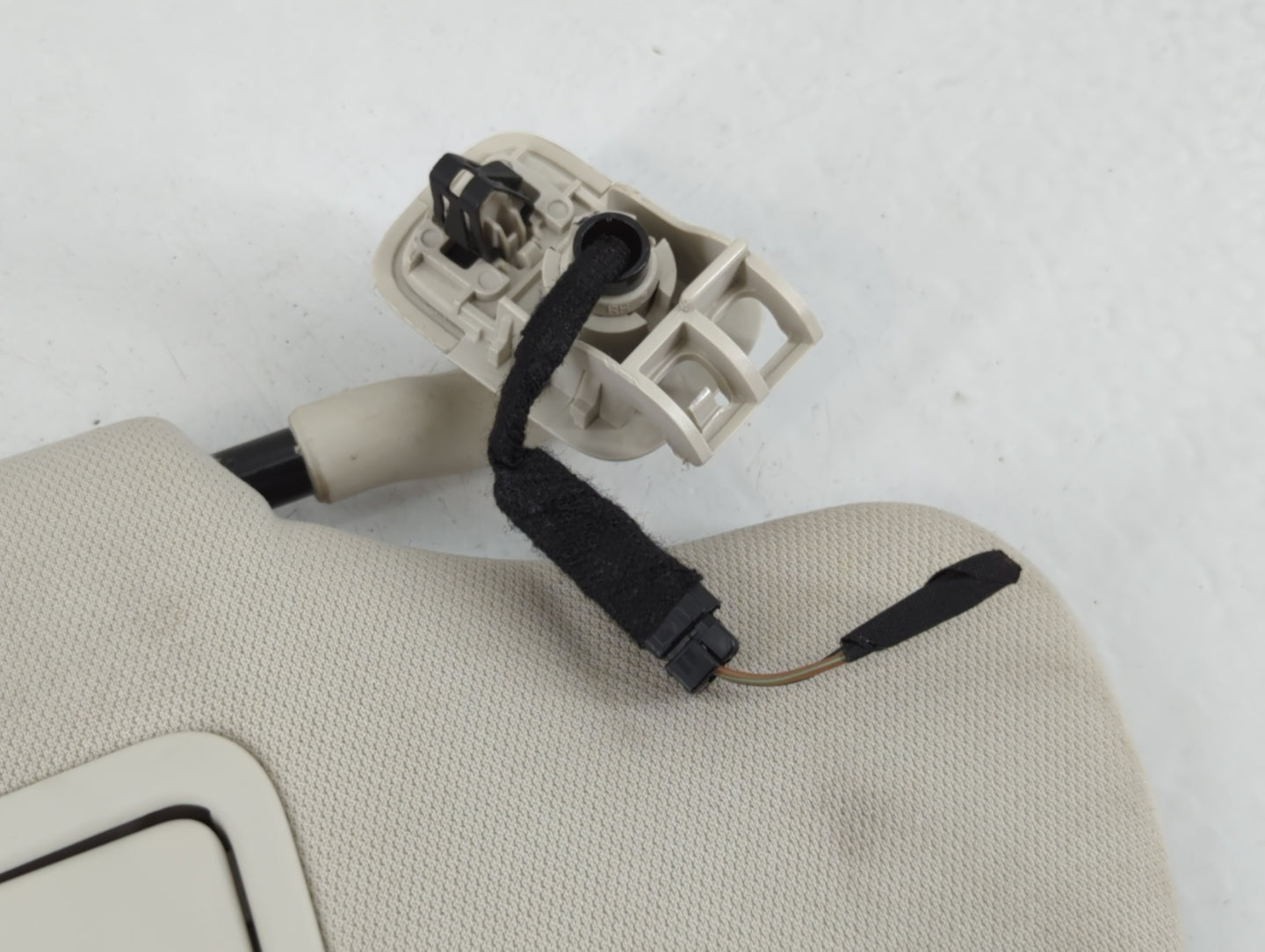 2015-2020 Ford Edge Sun Visor Shade Replacement Passenger Right Mirror Fits Fits 2015 2016 2017 2018 2019 2020 OEM Used Auto