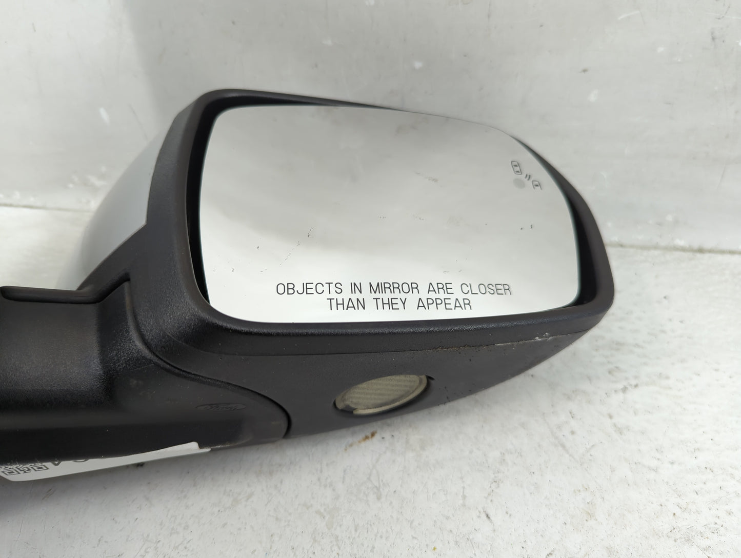 2015-2018 Ford Edge Passenger Side View Mirror - Right Door Mirror OEM Used - Oemusedautoparts1.com