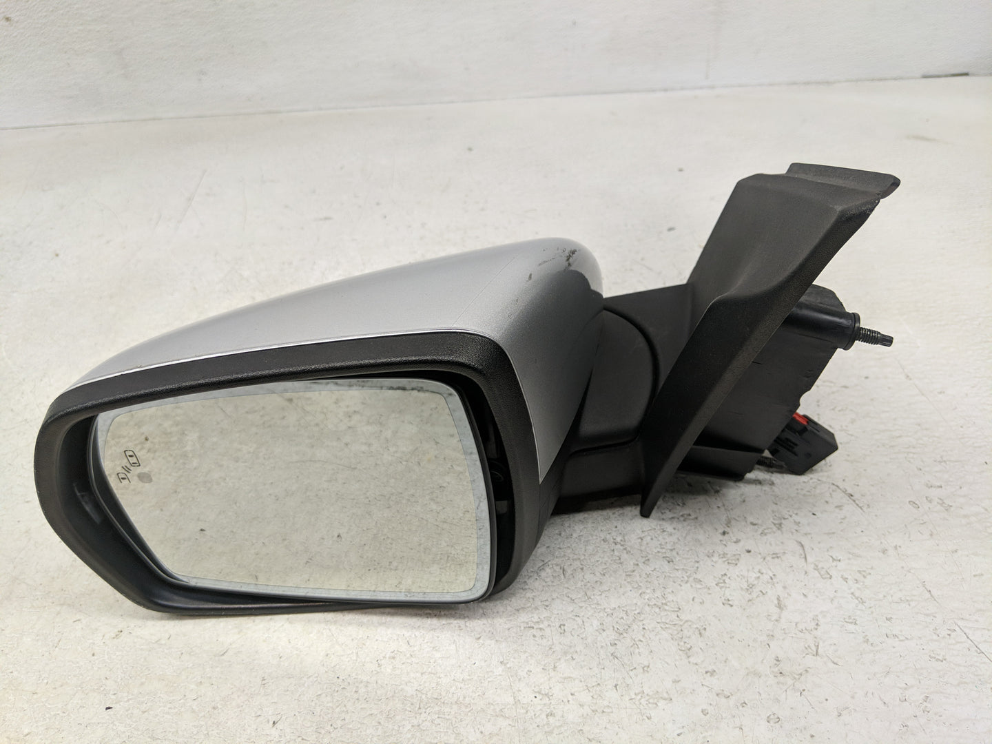2015-2018 Ford Edge Driver Side View Mirror - Left Door Mirror OEM Used - Oemusedautoparts1.com