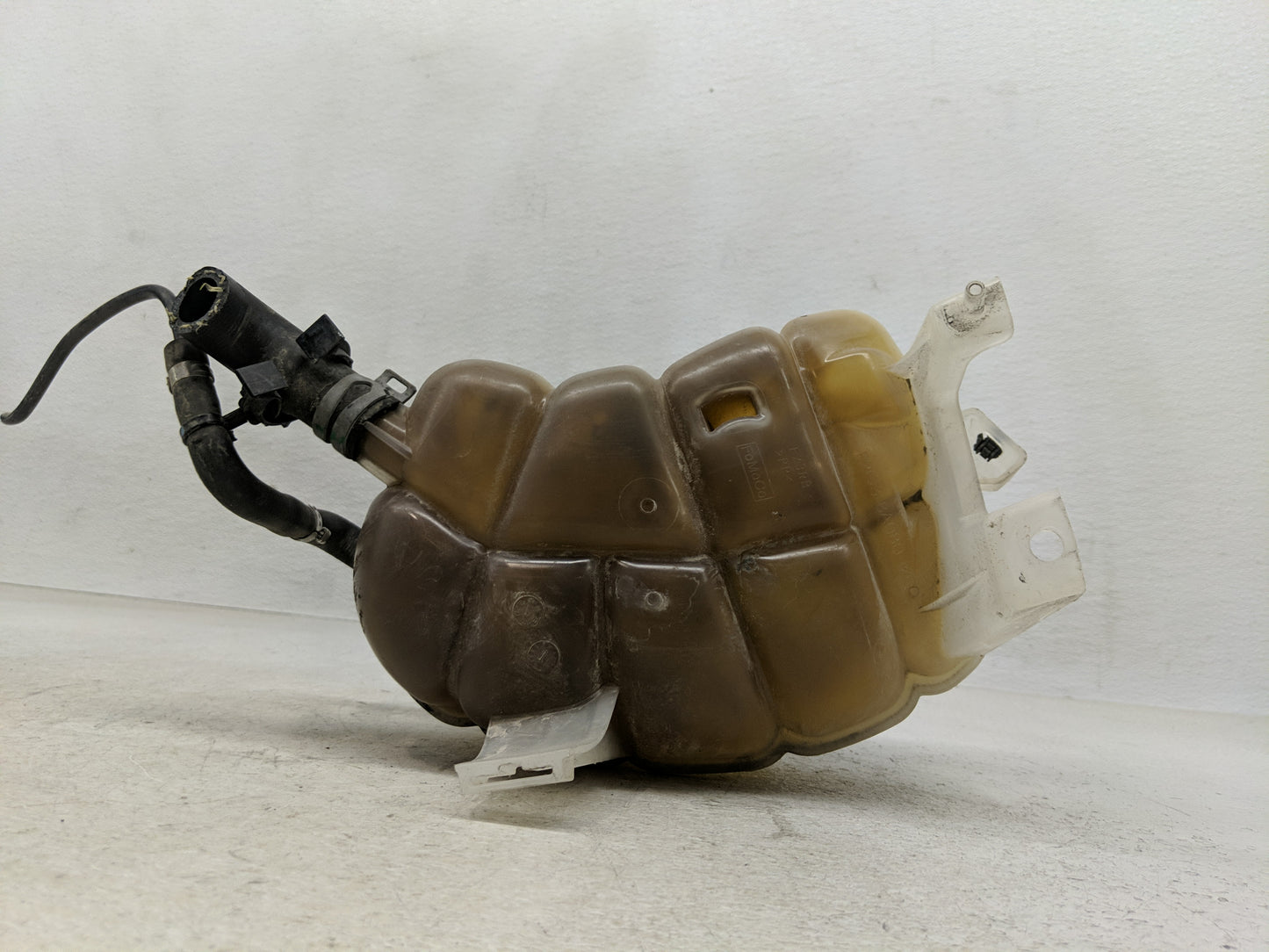 2016-2020 Ford Edge Radiator Coolant Overflow Expansion Tank Bottle 1313094 - Oemusedautoparts1.com