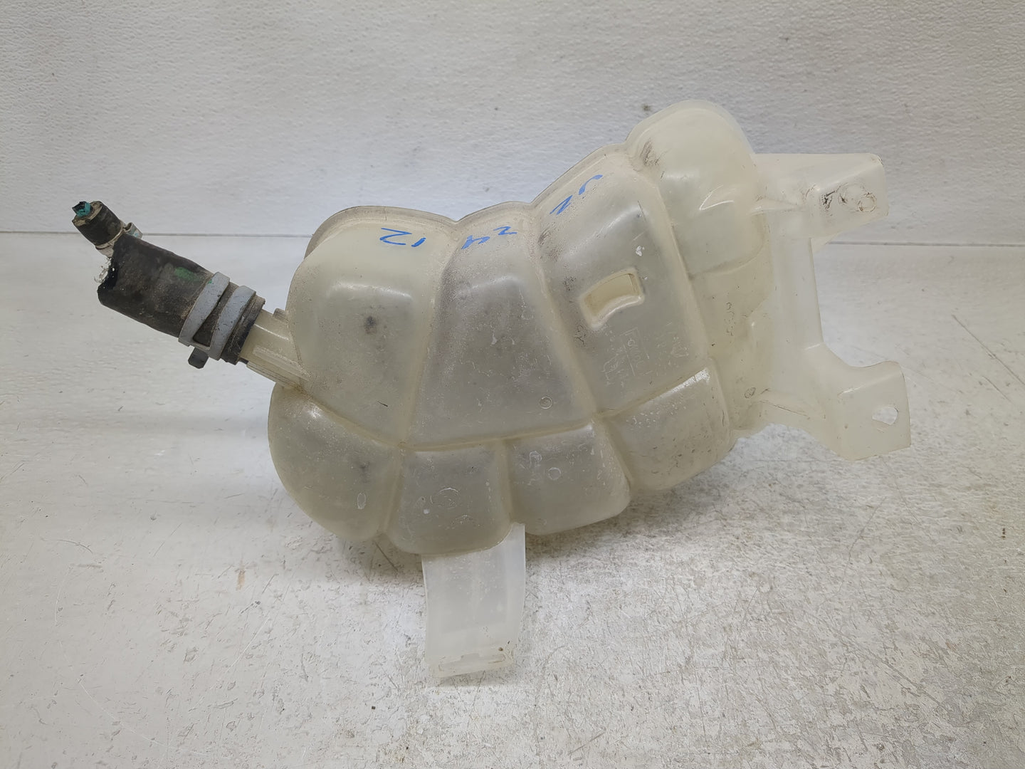 2016-2020 Ford Edge Radiator Coolant Overflow Expansion Tank Bottle 1313175 - Oemusedautoparts1.com