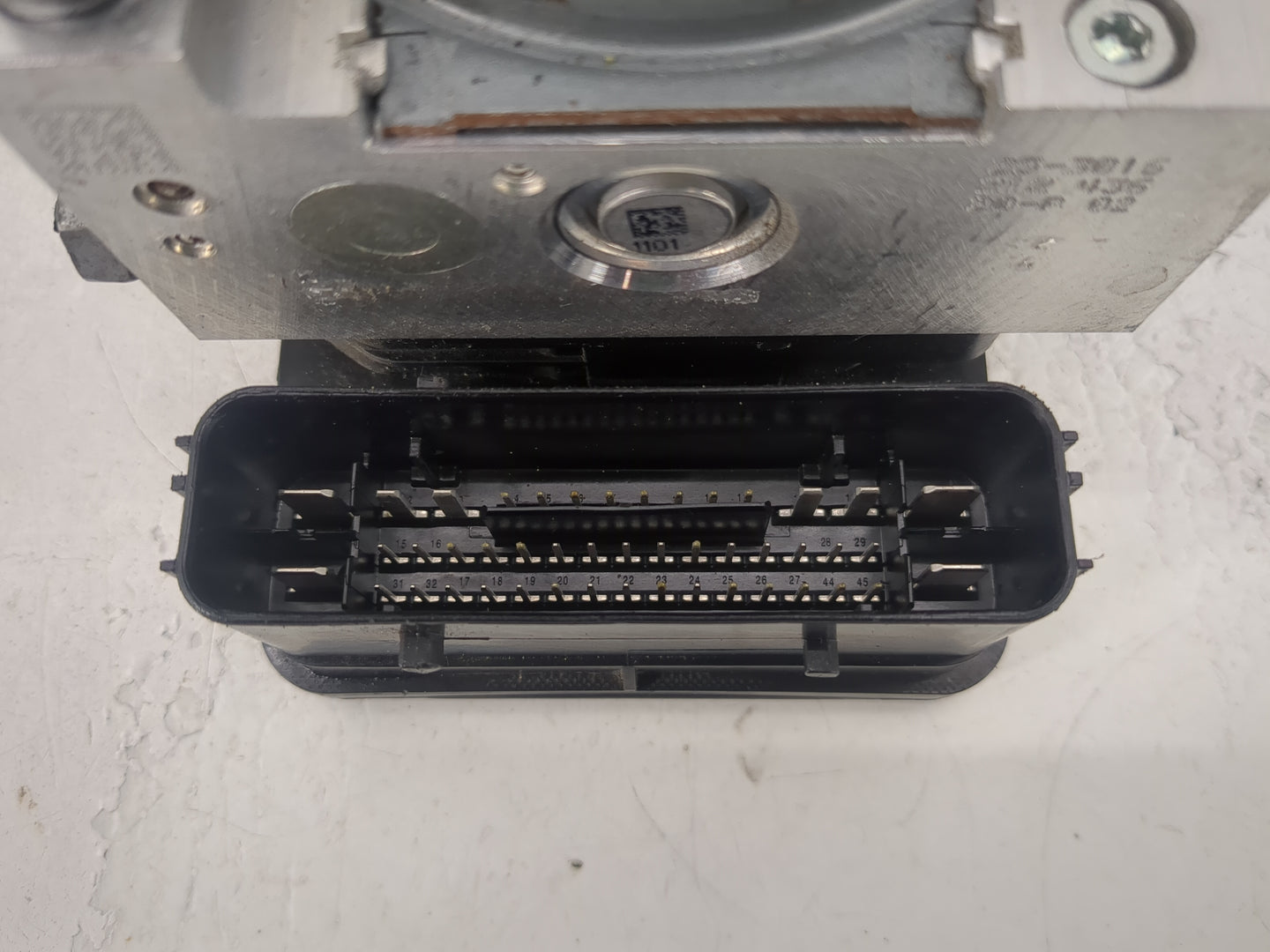 2015-2018 Ford Edge ABS Pump Control Module Replacement P/N:F2GC-2C405-AK Fits Fits 2015 2016 2017 2018 OEM Used Auto Parts 