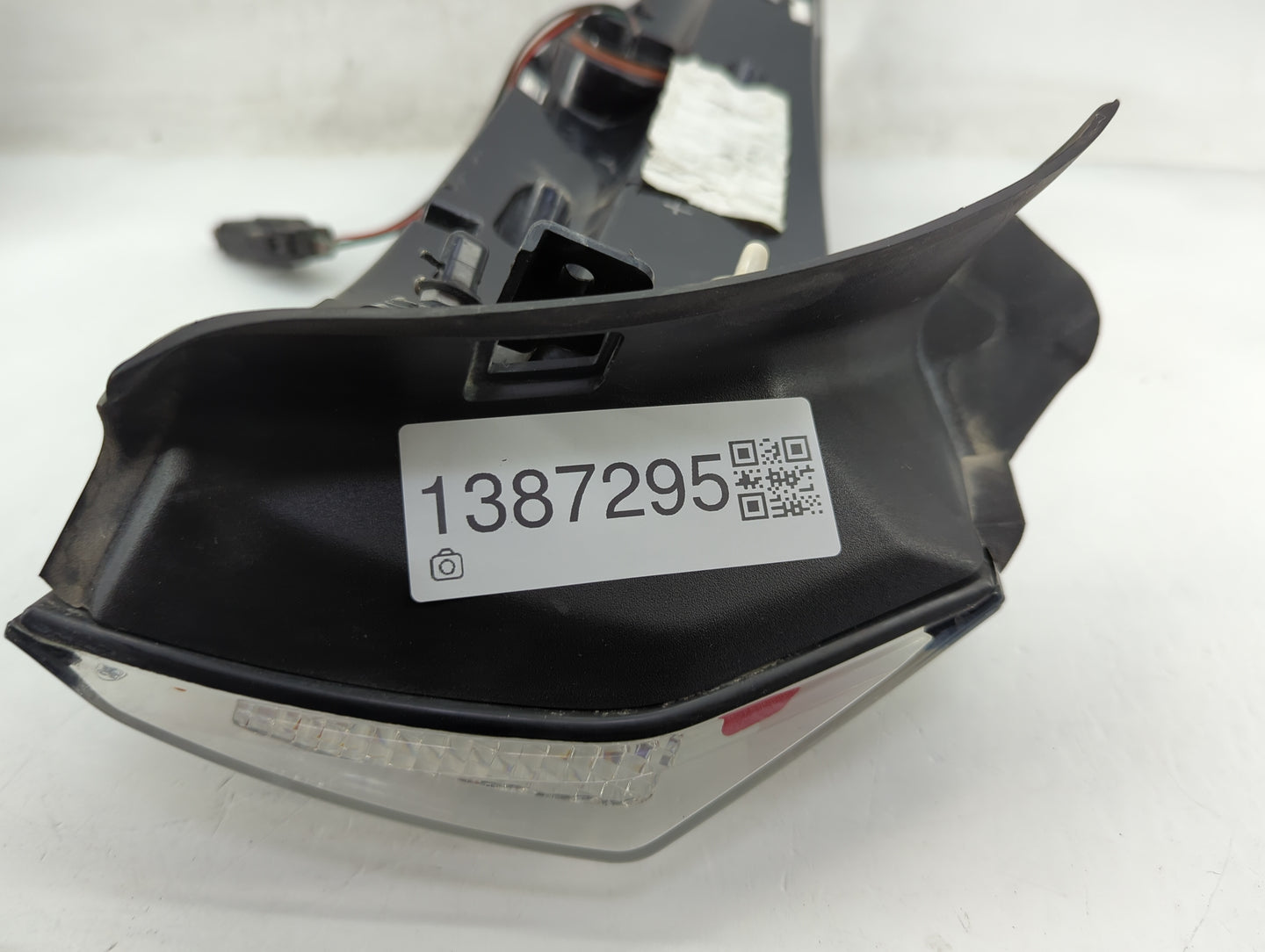 2015-2018 Ford Edge Tail Light Assembly Passenger Right OEM Fits Fits 2015 2016 2017 2018 OEM Used Auto Parts - Oemusedautop