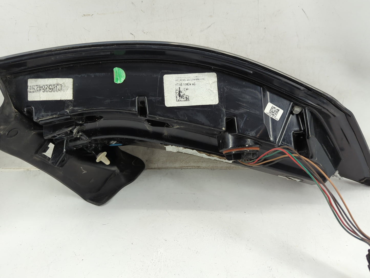 2015-2018 Ford Edge Tail Light Assembly Passenger Right OEM Fits Fits 2015 2016 2017 2018 OEM Used Auto Parts - Oemusedautop