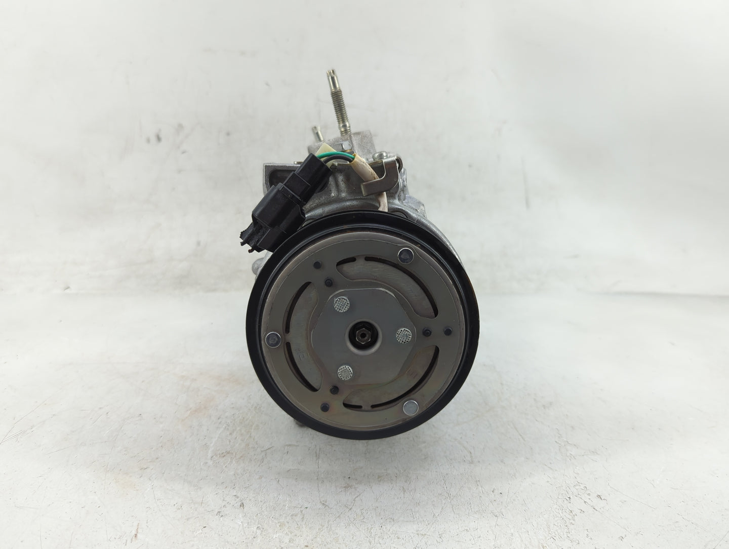 2015-2018 Ford Edge Air Conditioning A/c Ac Compressor Oem - Oemusedautoparts1.com