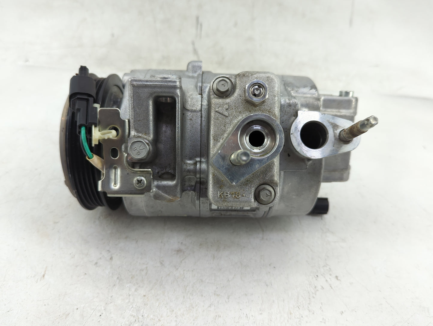 2015-2018 Ford Edge Air Conditioning A/c Ac Compressor Oem - Oemusedautoparts1.com