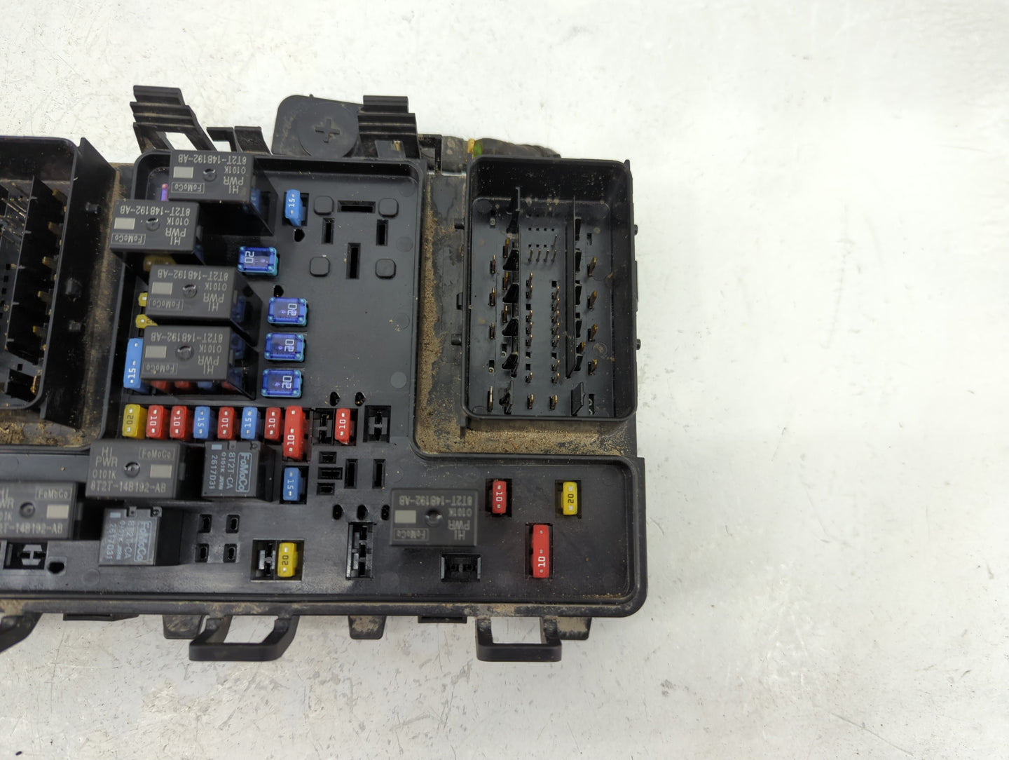 2015-2018 Ford Edge Fusebox Fuse Box Panel Relay Module P/N:G2GT14A075AA Fits Fits 2015 2016 2017 2018 OEM Used Auto Parts -