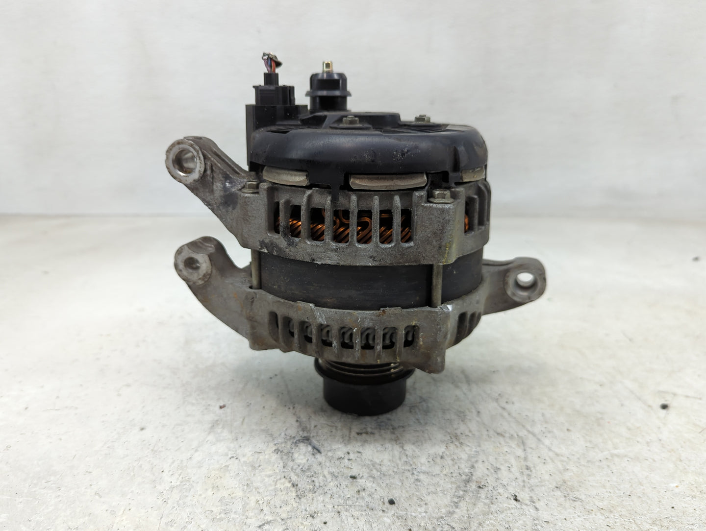 2015-2018 Ford Edge Alternator Replacement Generator Charging Assembly Engine OEM P/N:G2GT-10300-BA Fits OEM Used Auto Parts