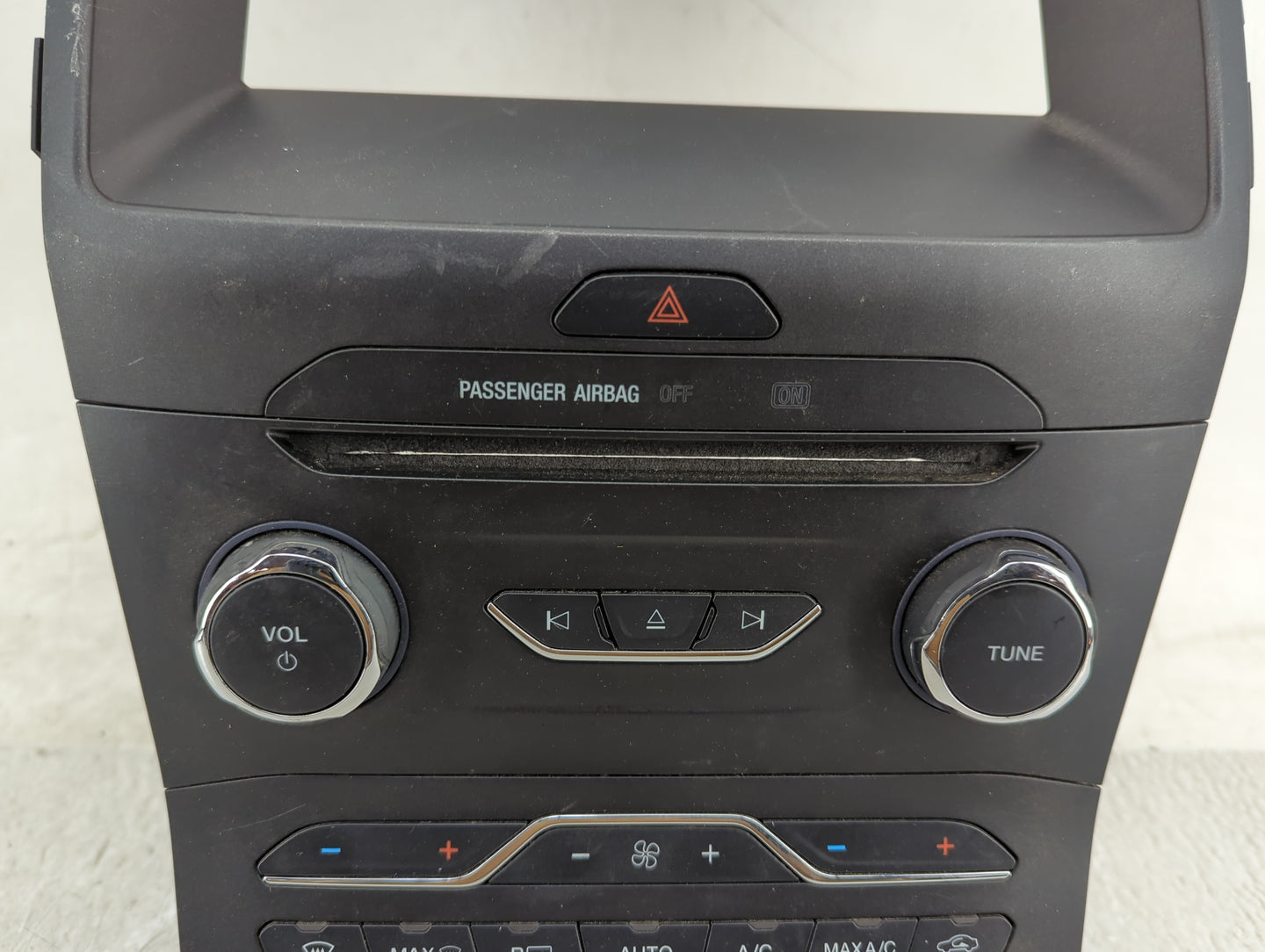 2015-2018 Ford Edge Radio Control Panel - Oemusedautoparts1.com