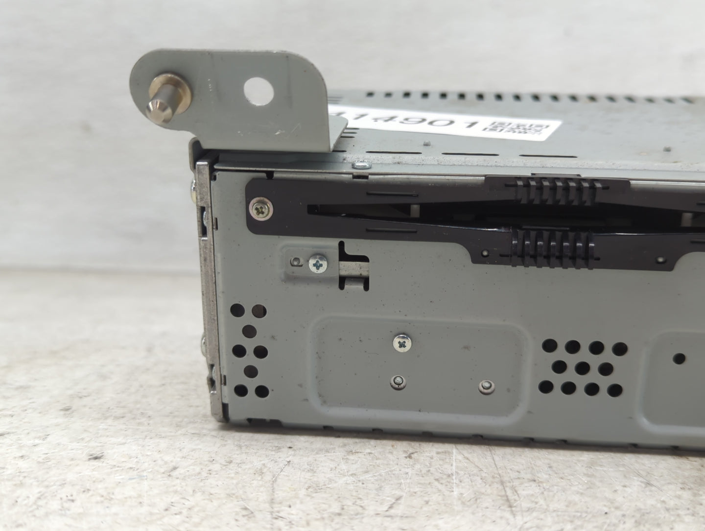 2015-2018 Ford Edge Radio AM FM Cd Player Receiver Replacement P/N:FT4T-19C107-FD Fits Fits 2015 2016 2017 2018 OEM Used Aut