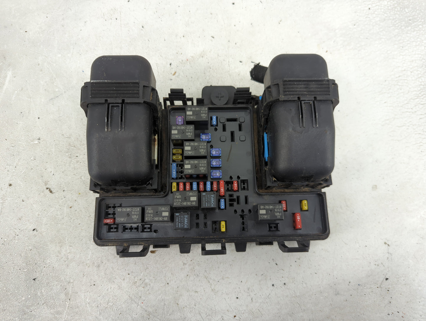 2015-2018 Ford Edge Fusebox Fuse Box Panel Relay Module P/N:G2GT14A075AA Fits Fits 2015 2016 2017 2018 OEM Used Auto Parts -