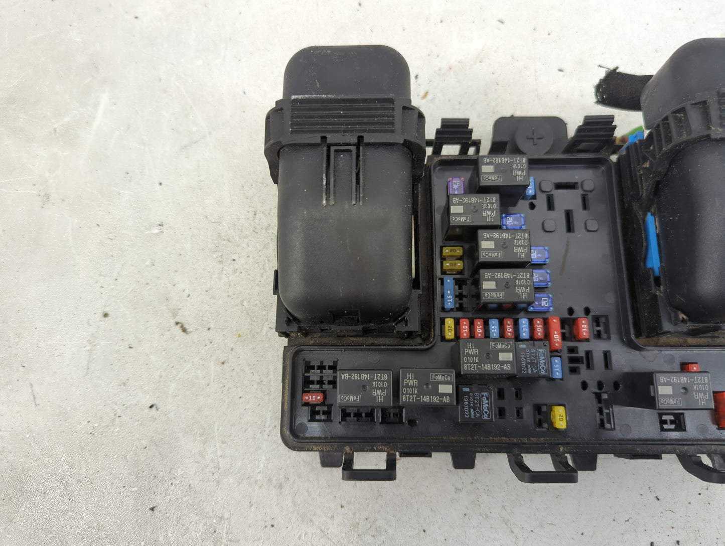 2015-2018 Ford Edge Fusebox Fuse Box Panel Relay Module P/N:G2GT14A075AA Fits Fits 2015 2016 2017 2018 OEM Used Auto Parts -