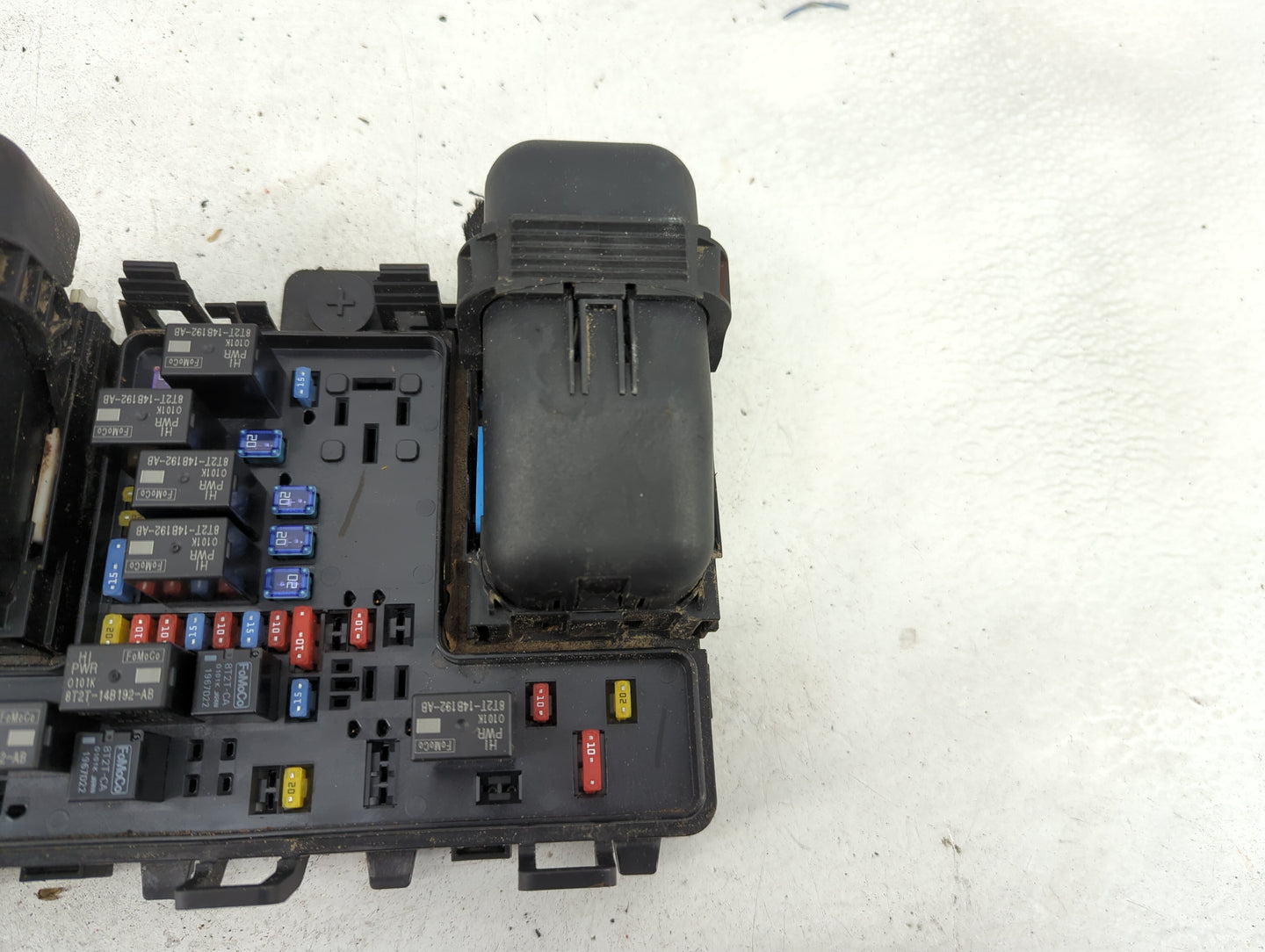 2015-2018 Ford Edge Fusebox Fuse Box Panel Relay Module P/N:G2GT14A075AA Fits Fits 2015 2016 2017 2018 OEM Used Auto Parts -