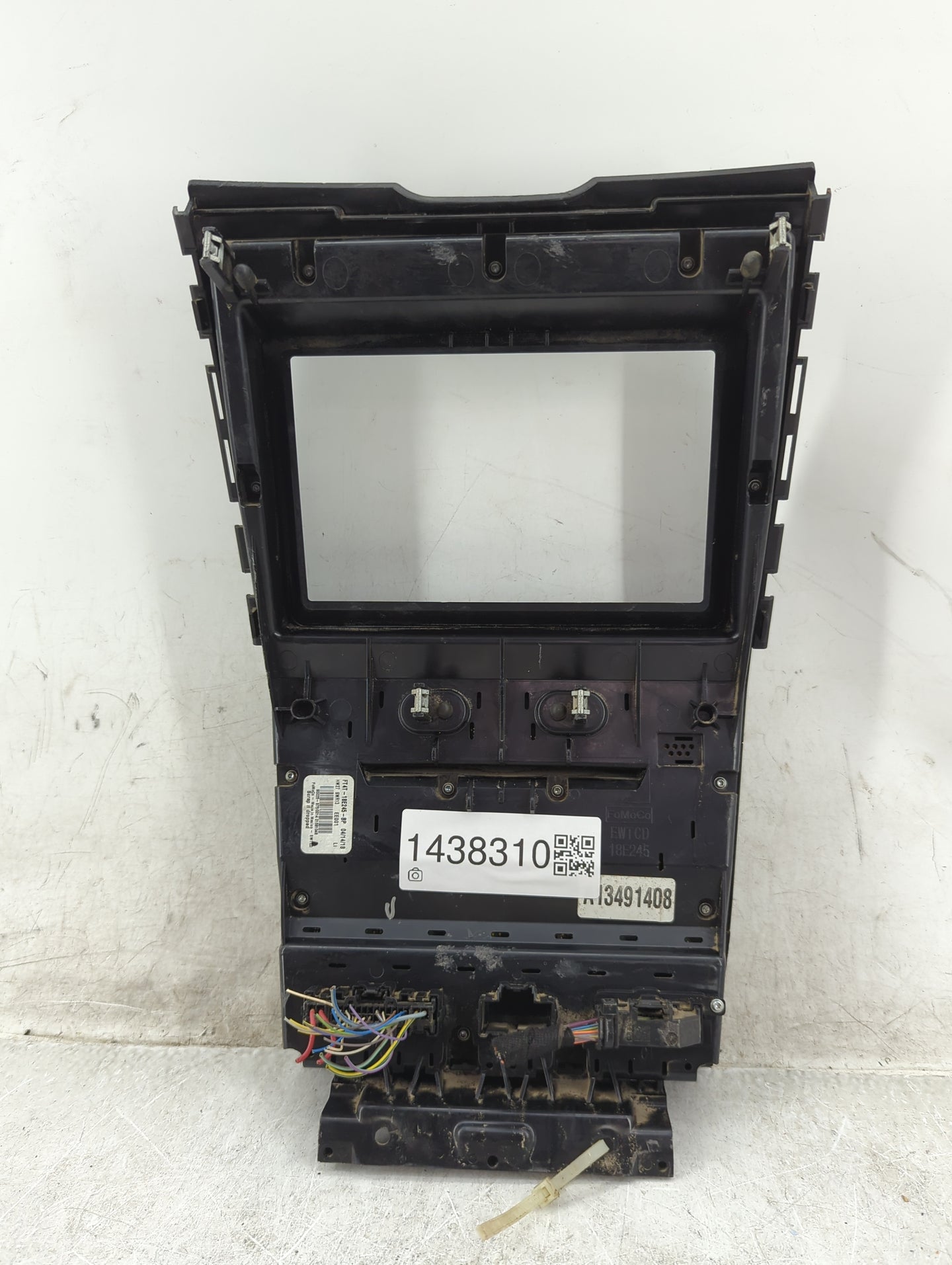 2015-2018 Ford Edge Radio AM FM Cd Player Receiver Replacement P/N:FT4T-18E245-BP Fits Fits 2015 2016 2017 2018 OEM Used Aut