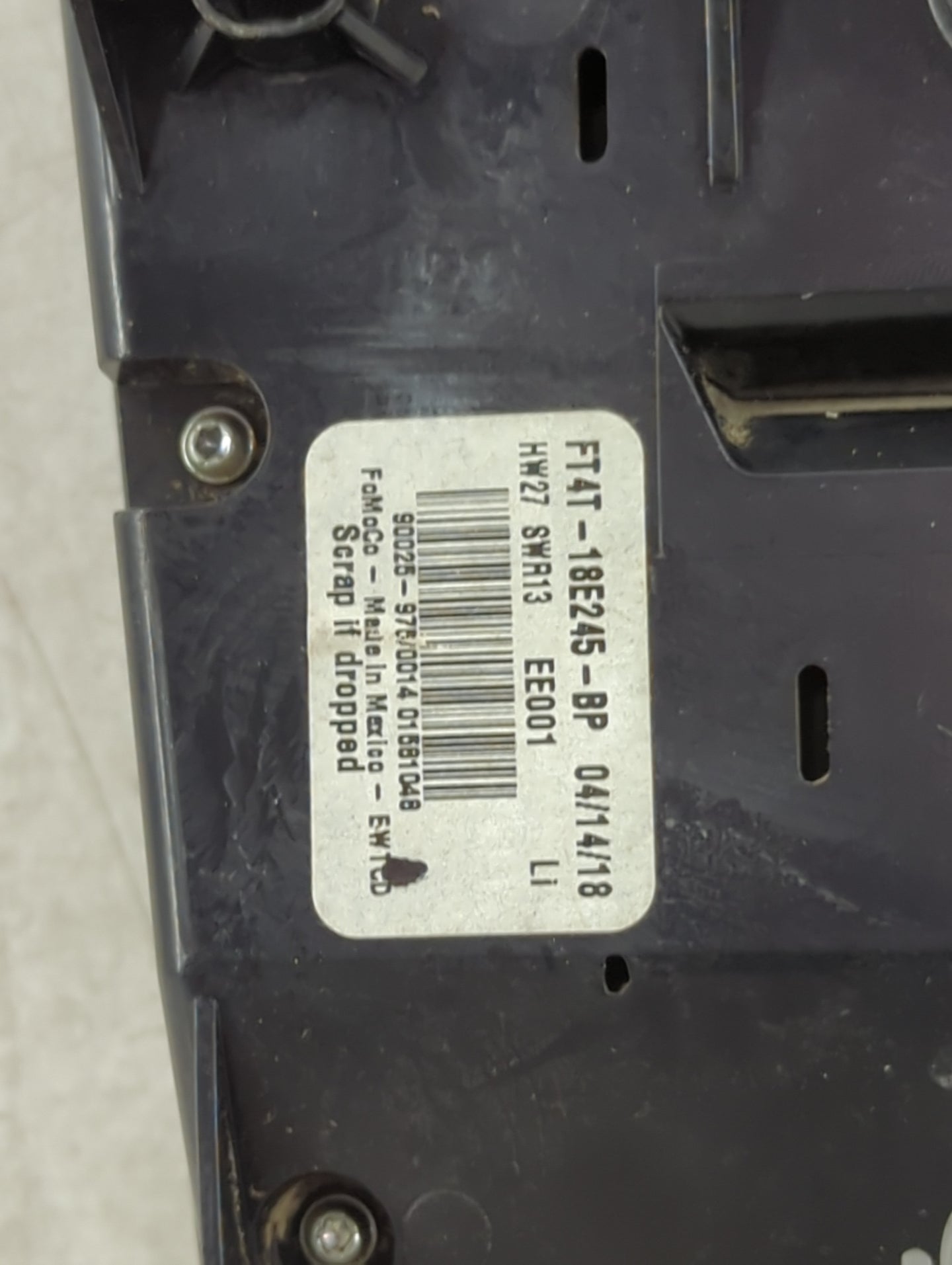 2015-2018 Ford Edge Radio AM FM Cd Player Receiver Replacement P/N:FT4T-18E245-BP Fits Fits 2015 2016 2017 2018 OEM Used Aut