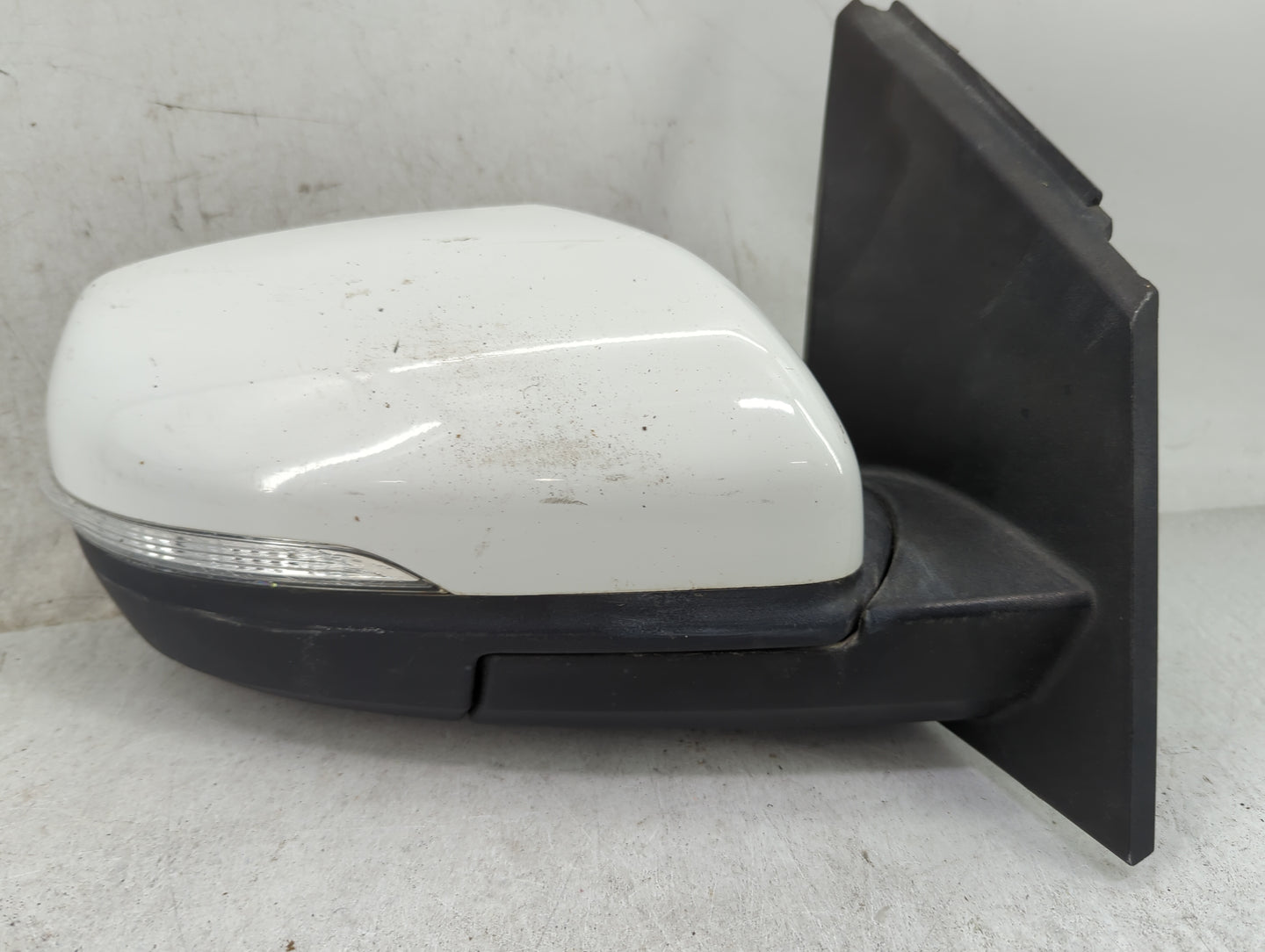 2015-2018 Ford Edge Passenger Side View Mirror - Right Door Mirror OEM Used - Oemusedautoparts1.com